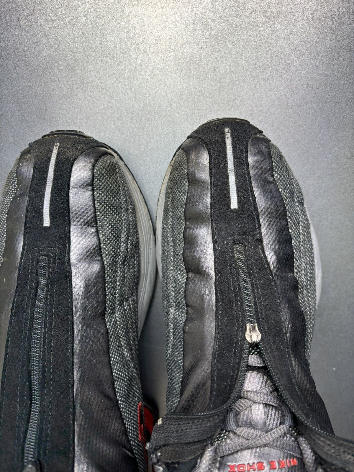 Nike × Vintage 2001 Nike Shox R4+ OG Vintage Nike Shox Zipper 104311-001 US Size US 9 / EU 42 - 6 Thumbnail