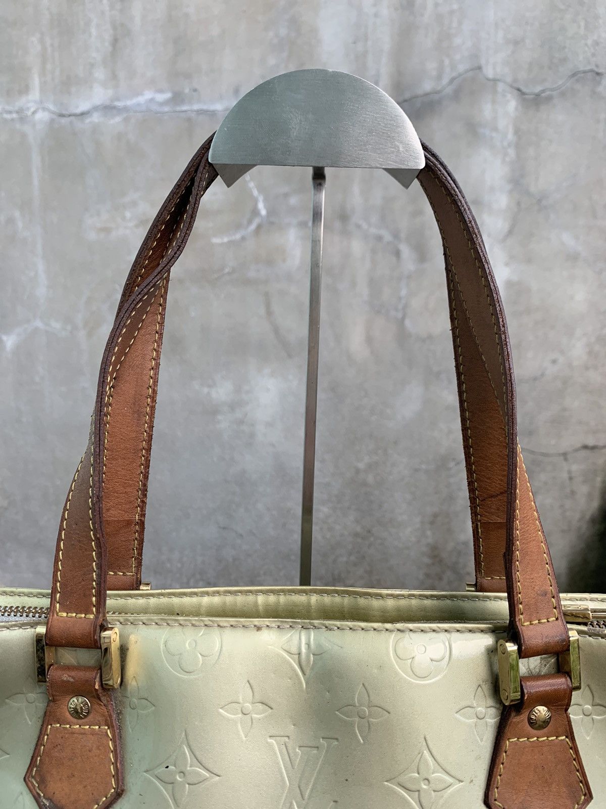 Louis Vuitton Vernis Houston Light Green Patent Shoulder Bag Size ONE SIZE - 4 Thumbnail