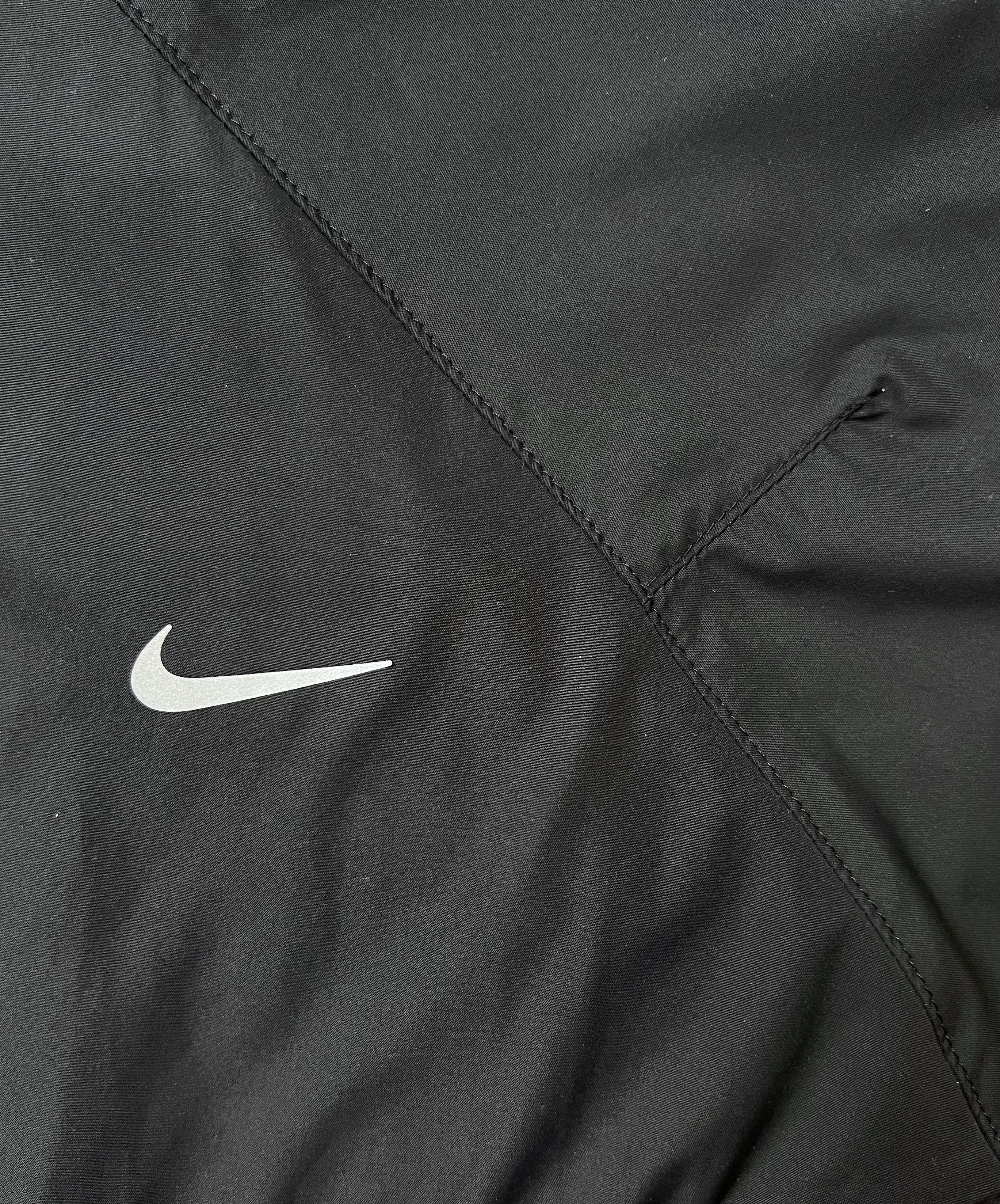 Nike Nike Training Windbreaker Light Jacket Black/Red Reflective Size US XXL / EU 58 / 5 - 12 Thumbnail