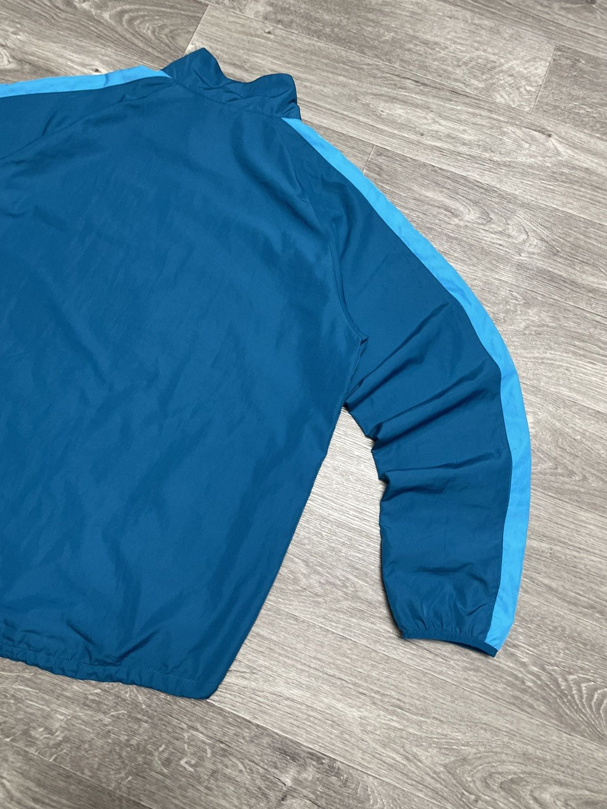 Nike Vintage Nike Blue Swoosh Logo Truck Jacket Y2K Size US L / EU 52-54 / 3 - 16 Thumbnail