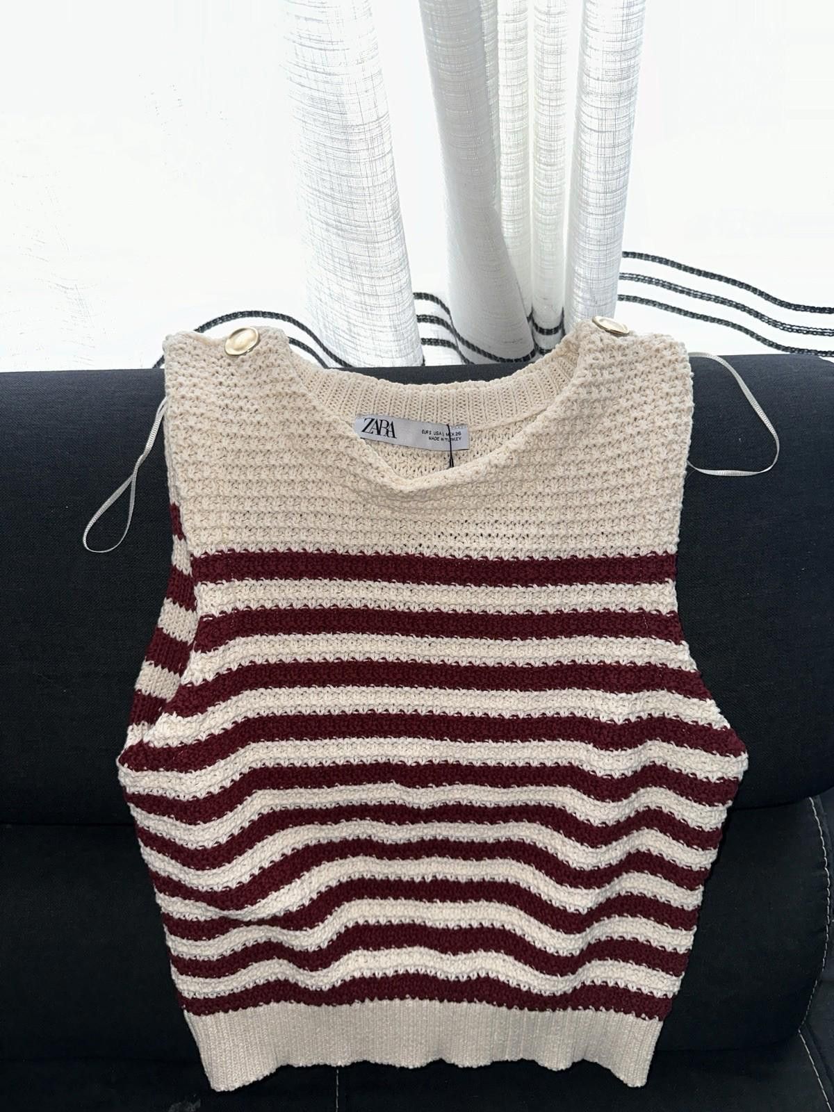 Zara Zara waistcoat cream and burgundy color BNWT Size S / US 4 / IT 40 - 1 Thumbnail