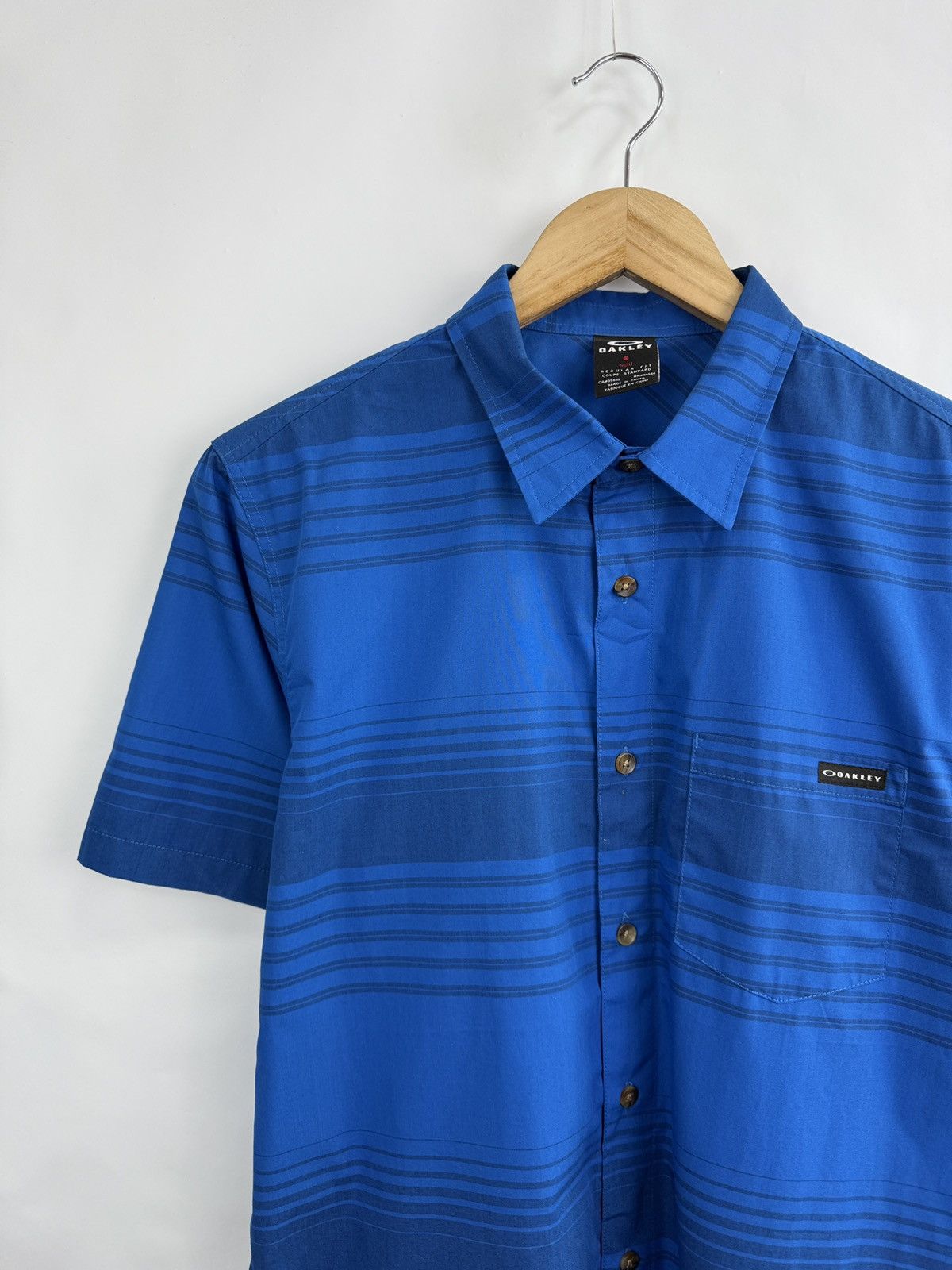 Oakley 🇺🇸 Vintage 90s Oakley Regular Fit Shirt Retro Y2K Hype Size US M / EU 48-50 / 2 - 2 Thumbnail