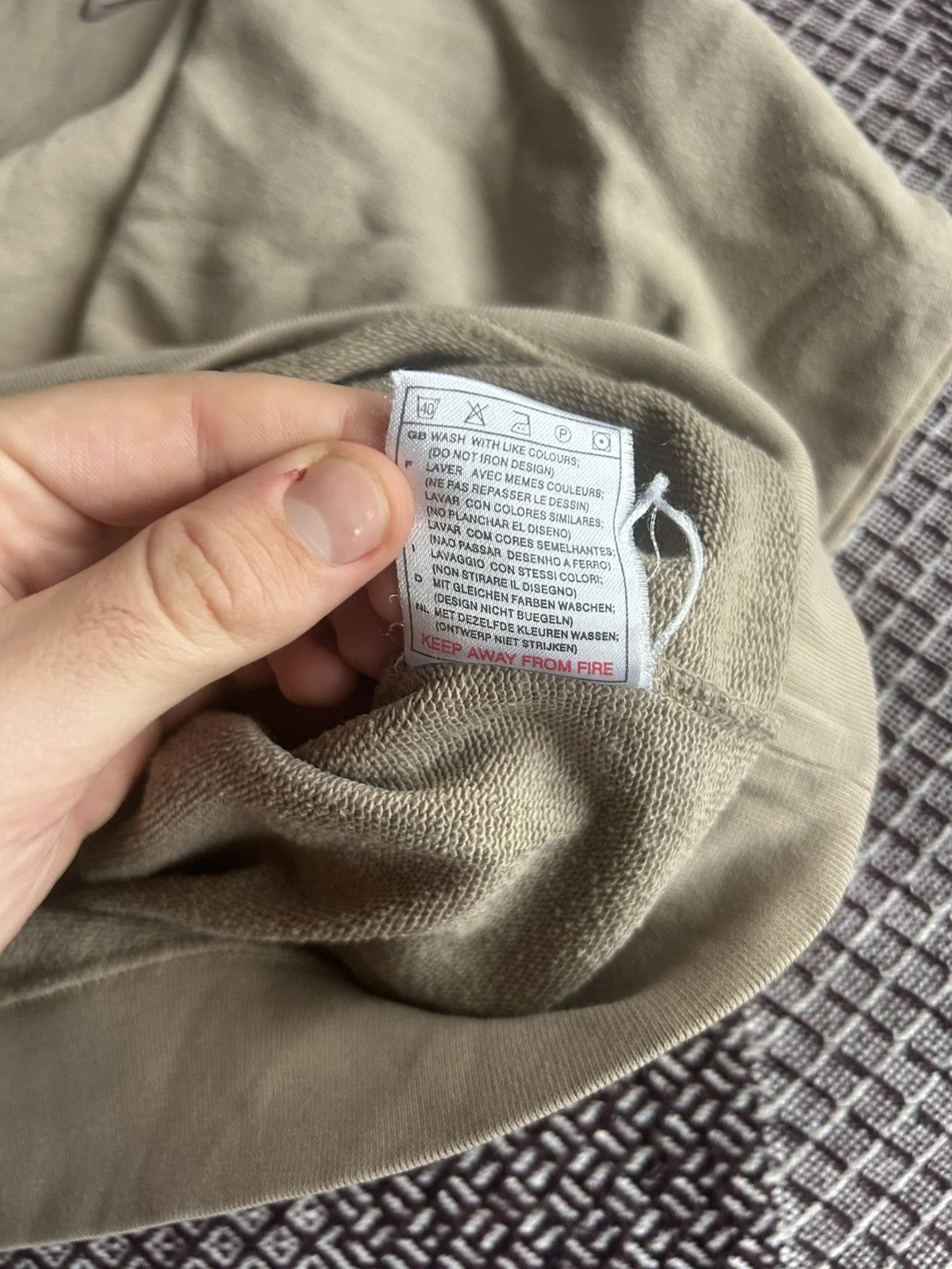 Nike Vintage Nike Beige Sweatshirt 90s Rare Small Logo Size M/L Size US M / EU 48-50 / 2 - 10 Thumbnail
