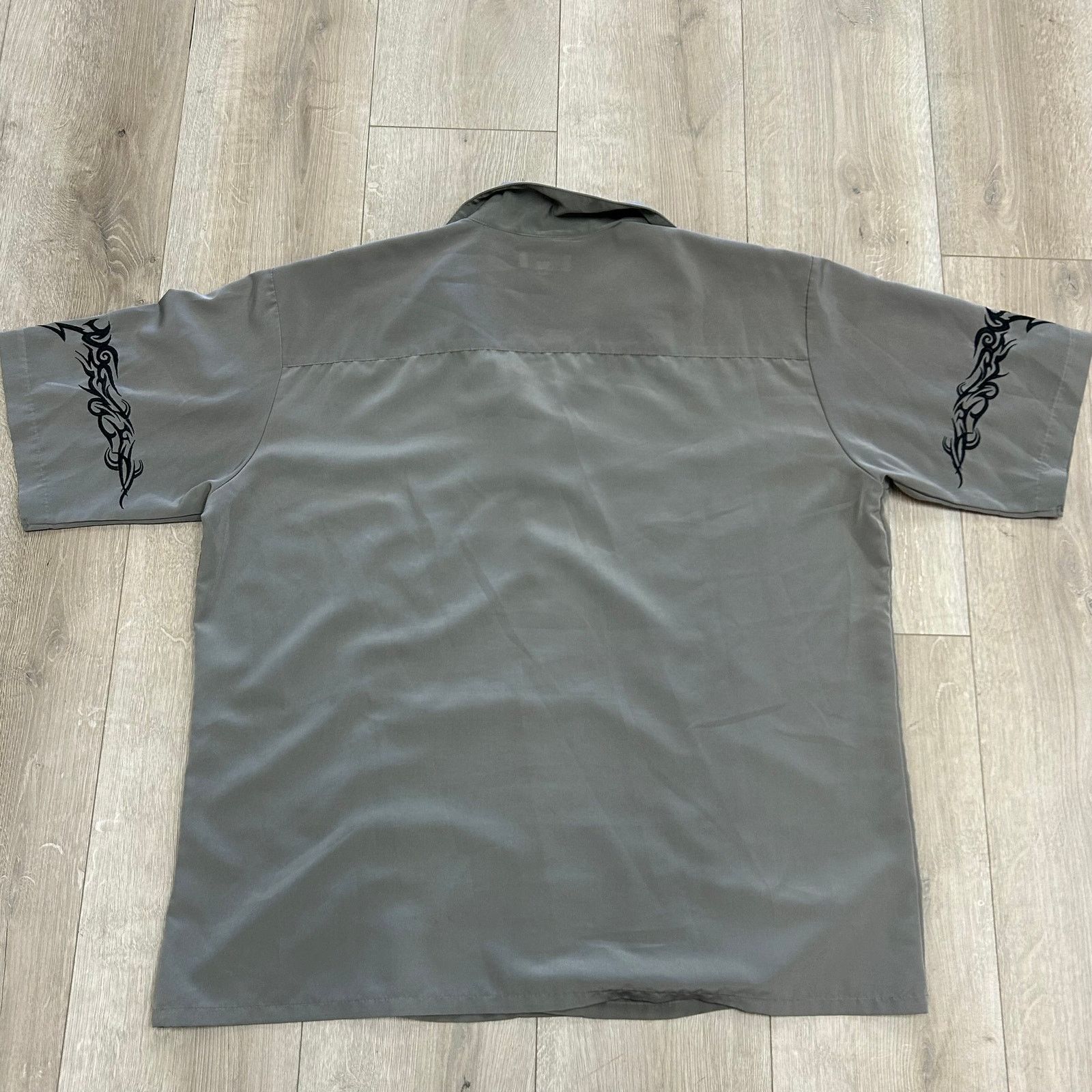 Vintage Vintage Y2K Vine Tattoo Art Button Up Shirt Gray Black XL Size US XL / EU 56 / 4 - 6 Thumbnail