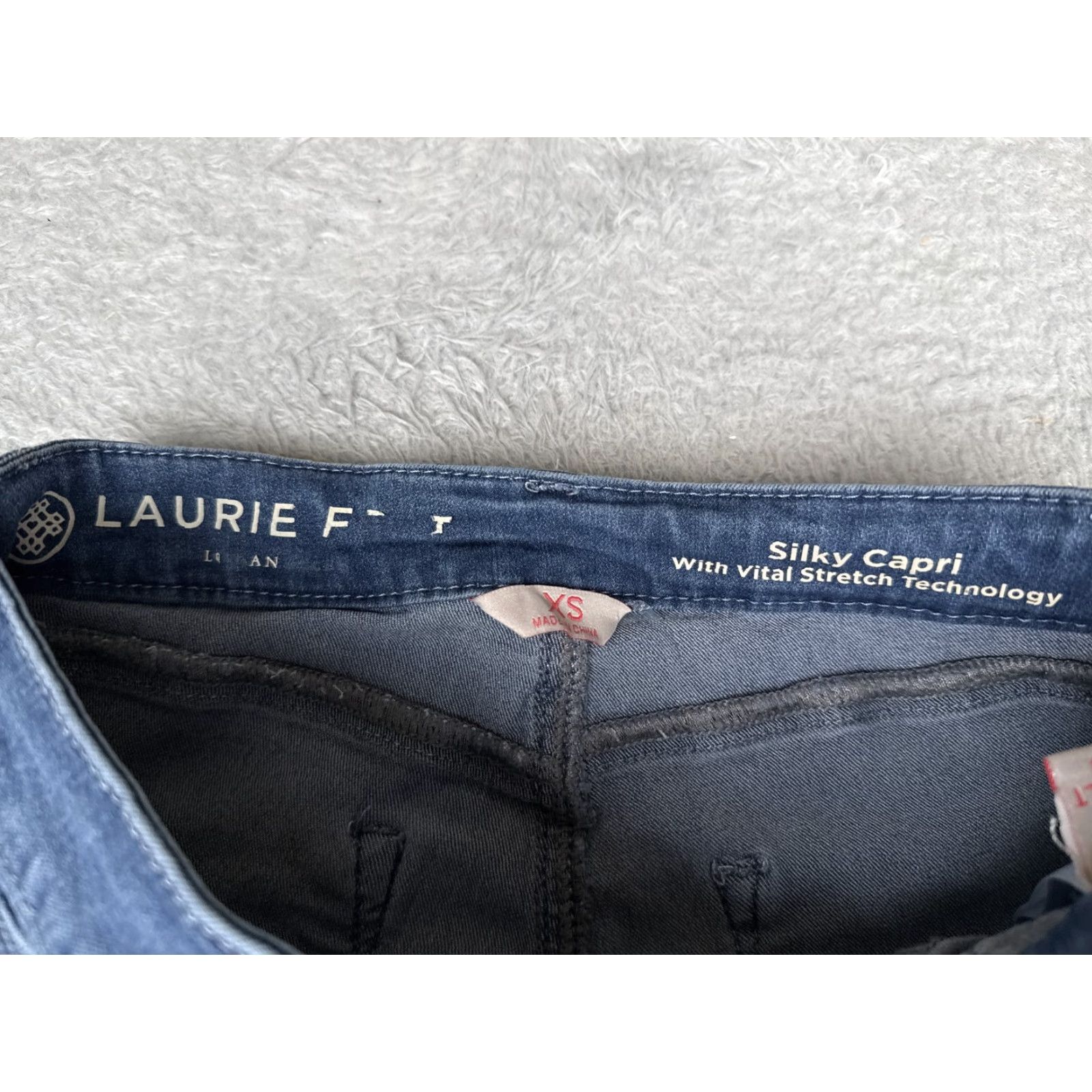 Vintage Laurie Felt Jeans Womens XS Blue Medium Wash Capri Mid Rise Capris Stretch 26 16 Casual City Vintage: No Size 26" / US 2 / IT 38 - 5 Thumbnail