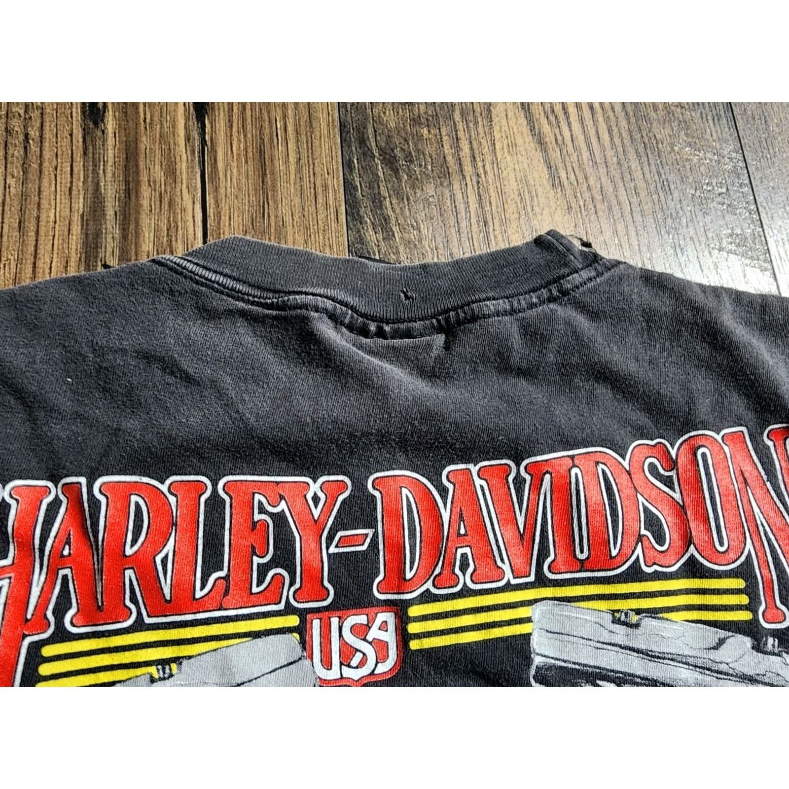 Harley Davidson VINTAGE Harley-Davidson T-Shirt Mens M 1980s Black 100% Cotton Crew Neck Short Sleeve Logo Graphic Print 90s Biker Motorcycle Distressed) Size US M / EU 48-50 / 2 - 4 Thumbnail