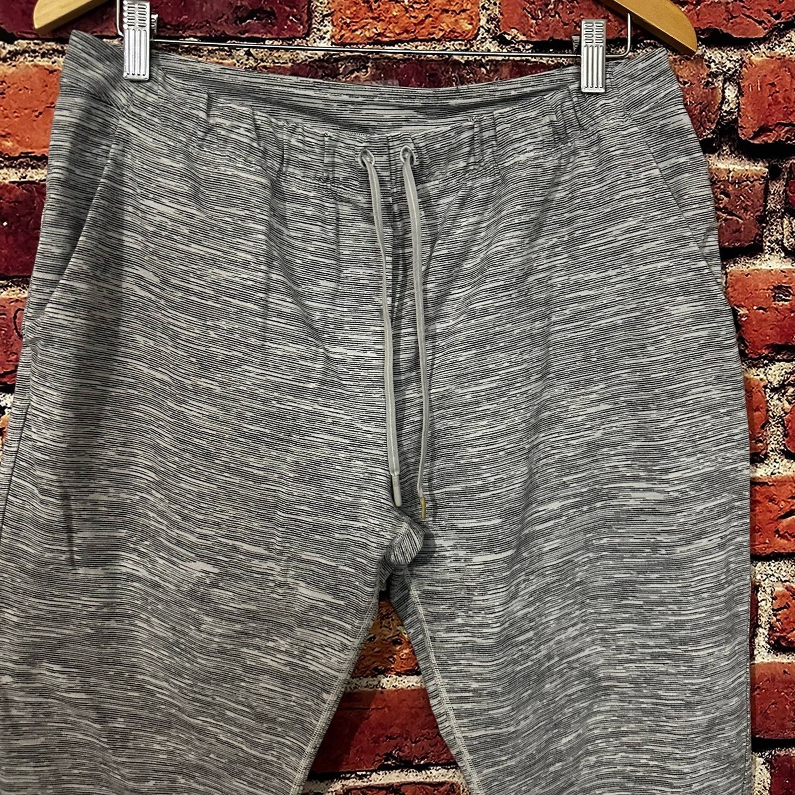 Lululemon Men’s Lululemon Joggers Size US 34 / EU 50 - 2 Thumbnail