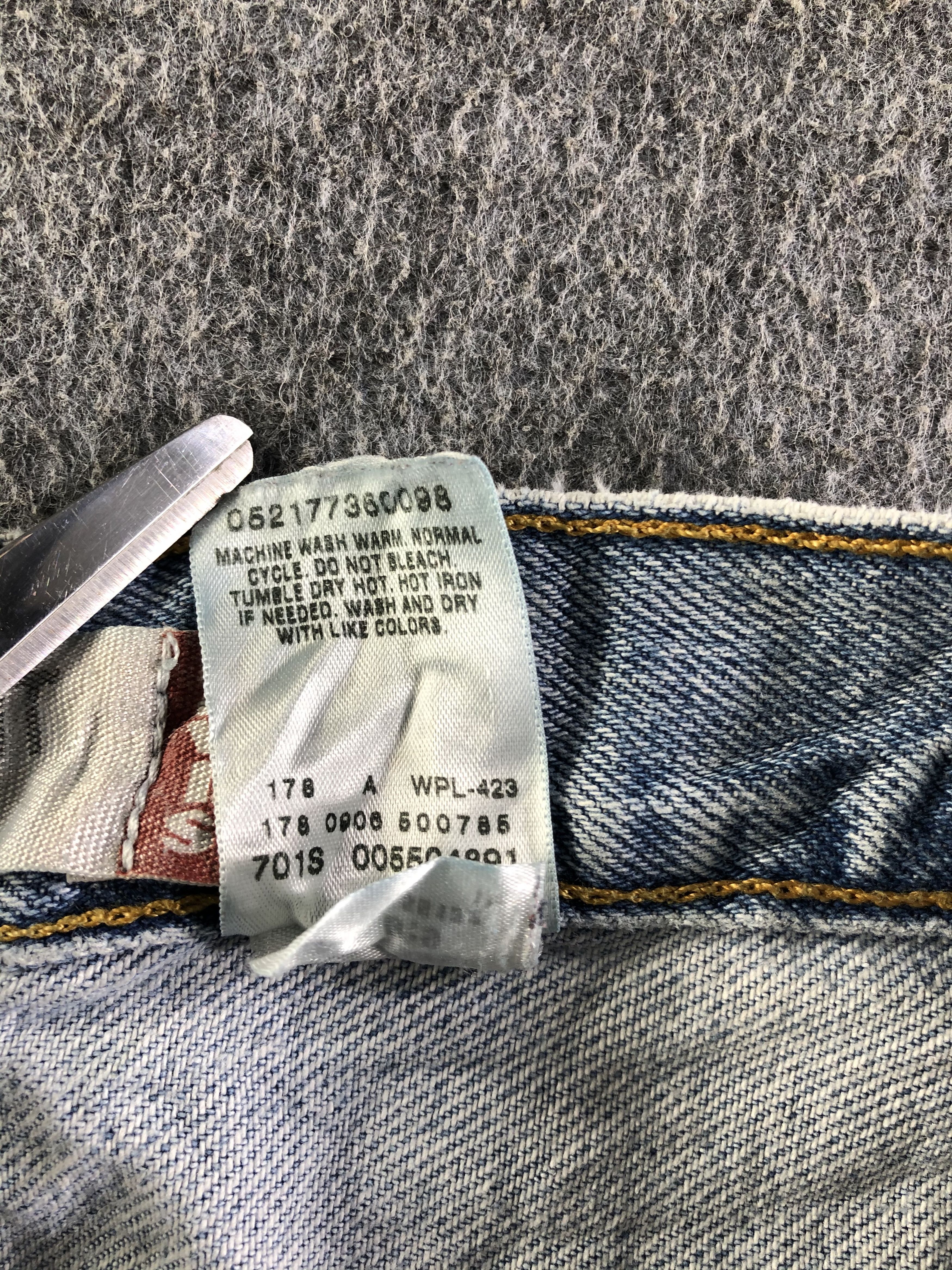 Levi's Vintage Blue Wash Levis 550 Jeans-J4231 Size US 37 - 10 Thumbnail
