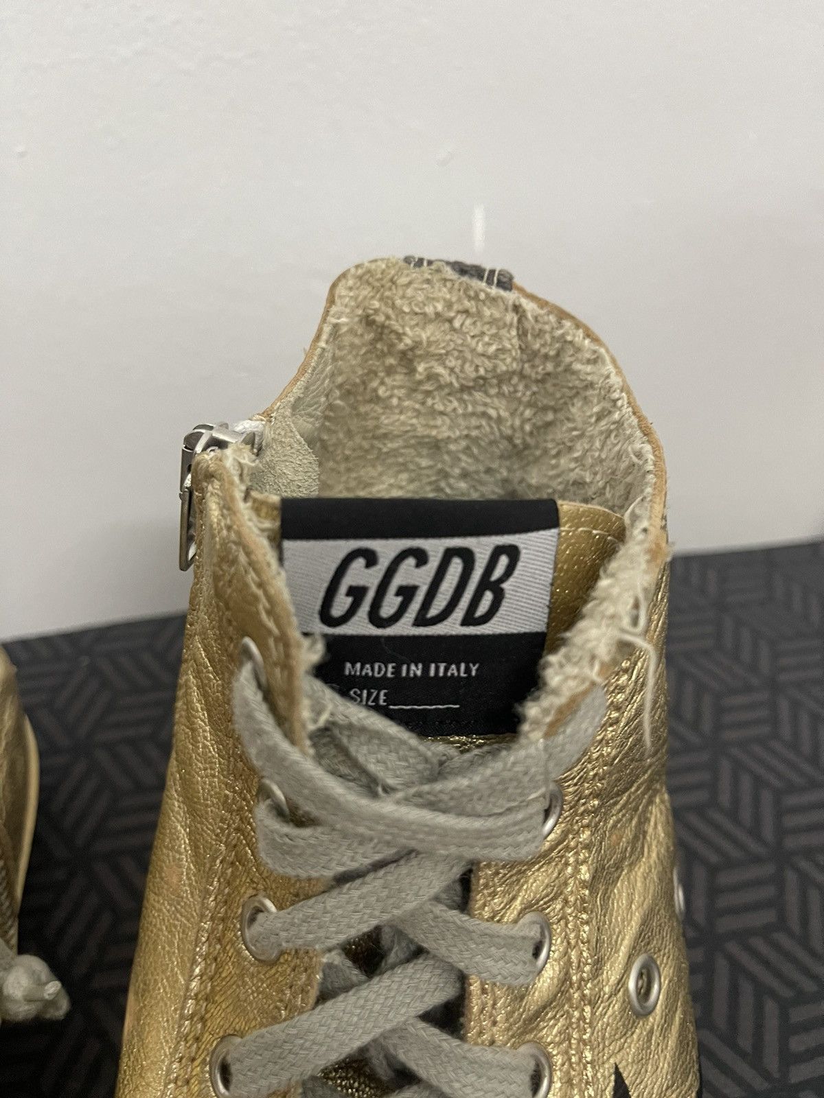 Golden Goose GOLD FRANCY GOLDEN GOOSE ITALY Size US 10 / IT 40 - 10 Thumbnail