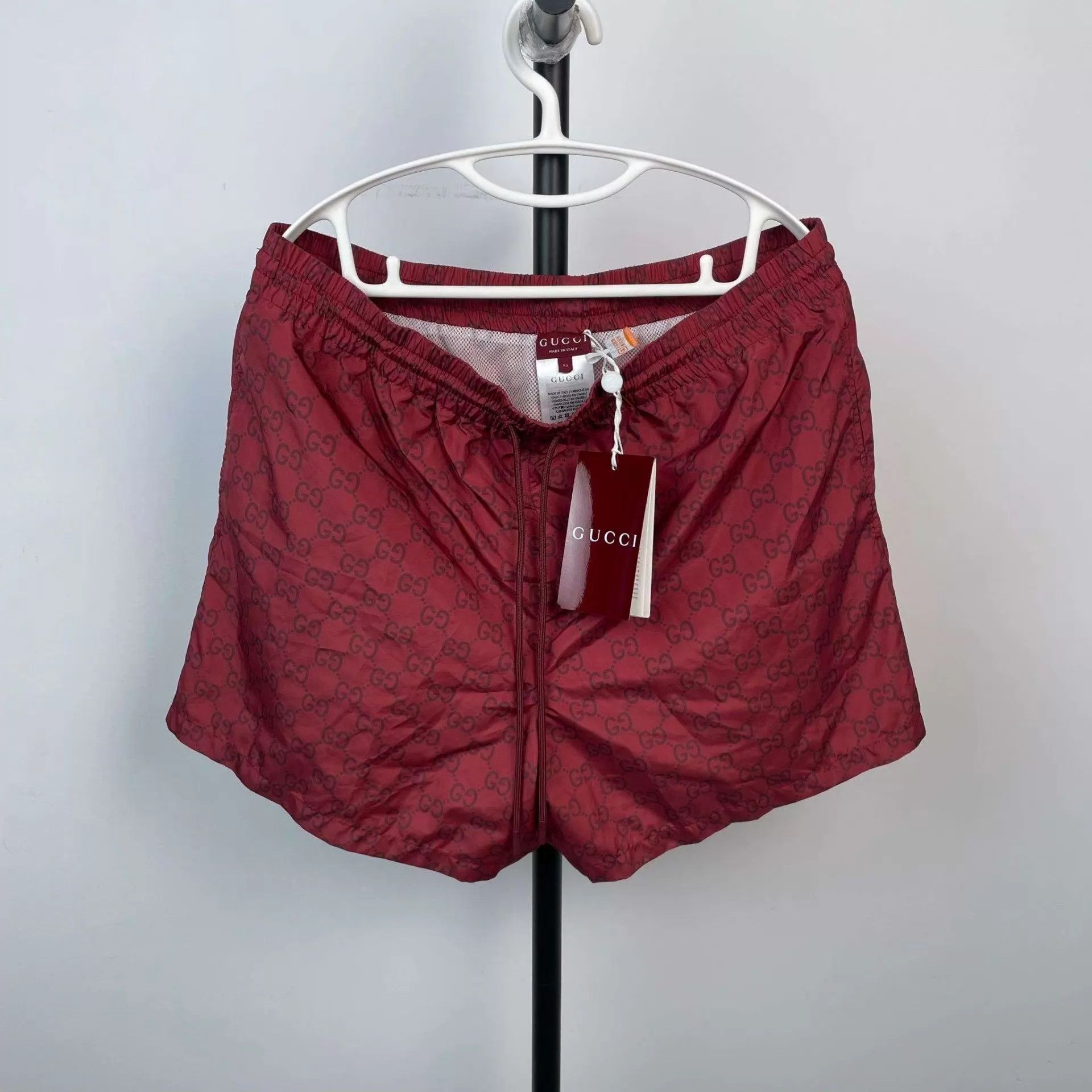 Gucci Gucci NWT GG print red 52 shorts Size US 36 / EU 52 - 1 Thumbnail