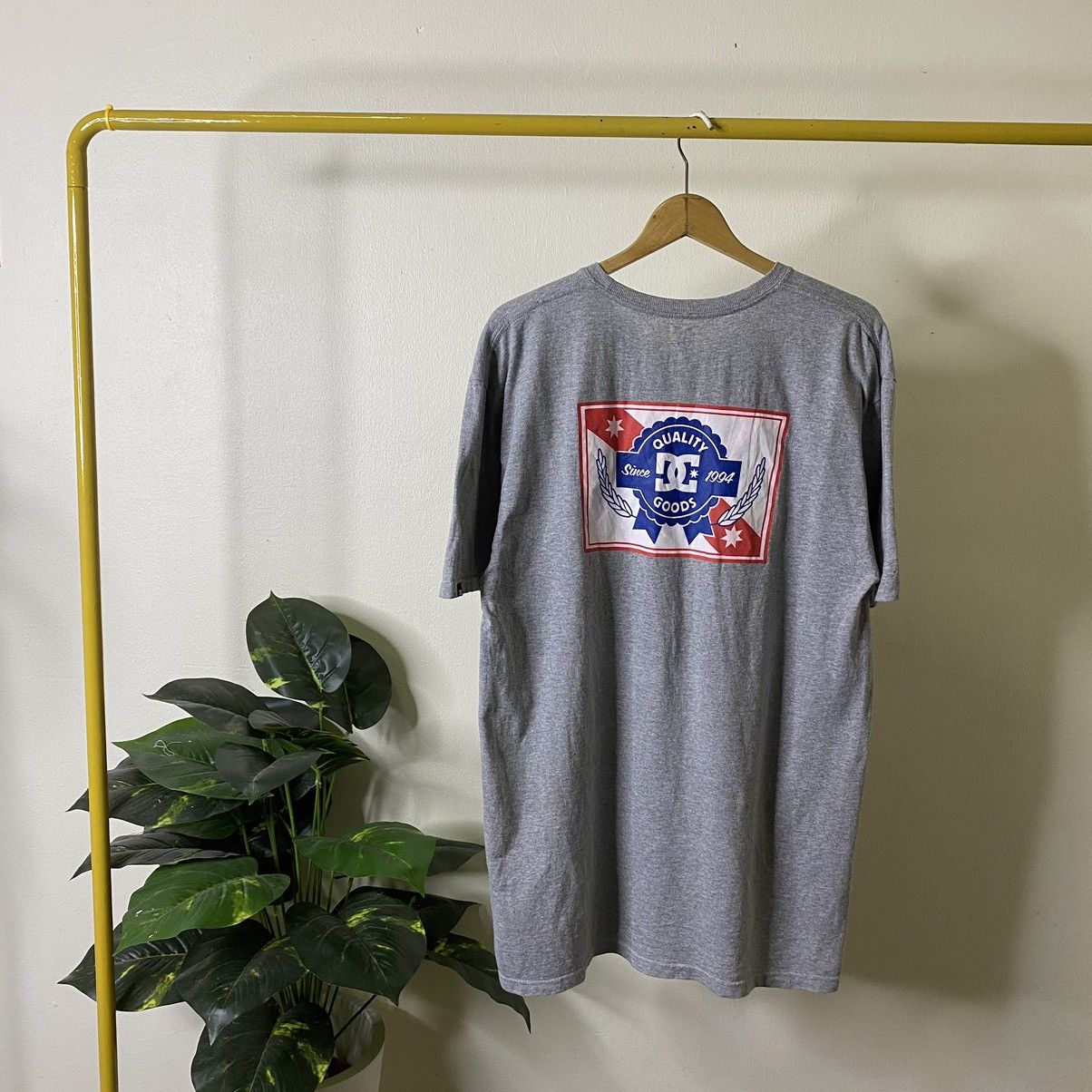 DC Y2K DC Skateboard Backhit Logo Skater Tee Size US L / EU 52-54 / 3 - 1 Thumbnail