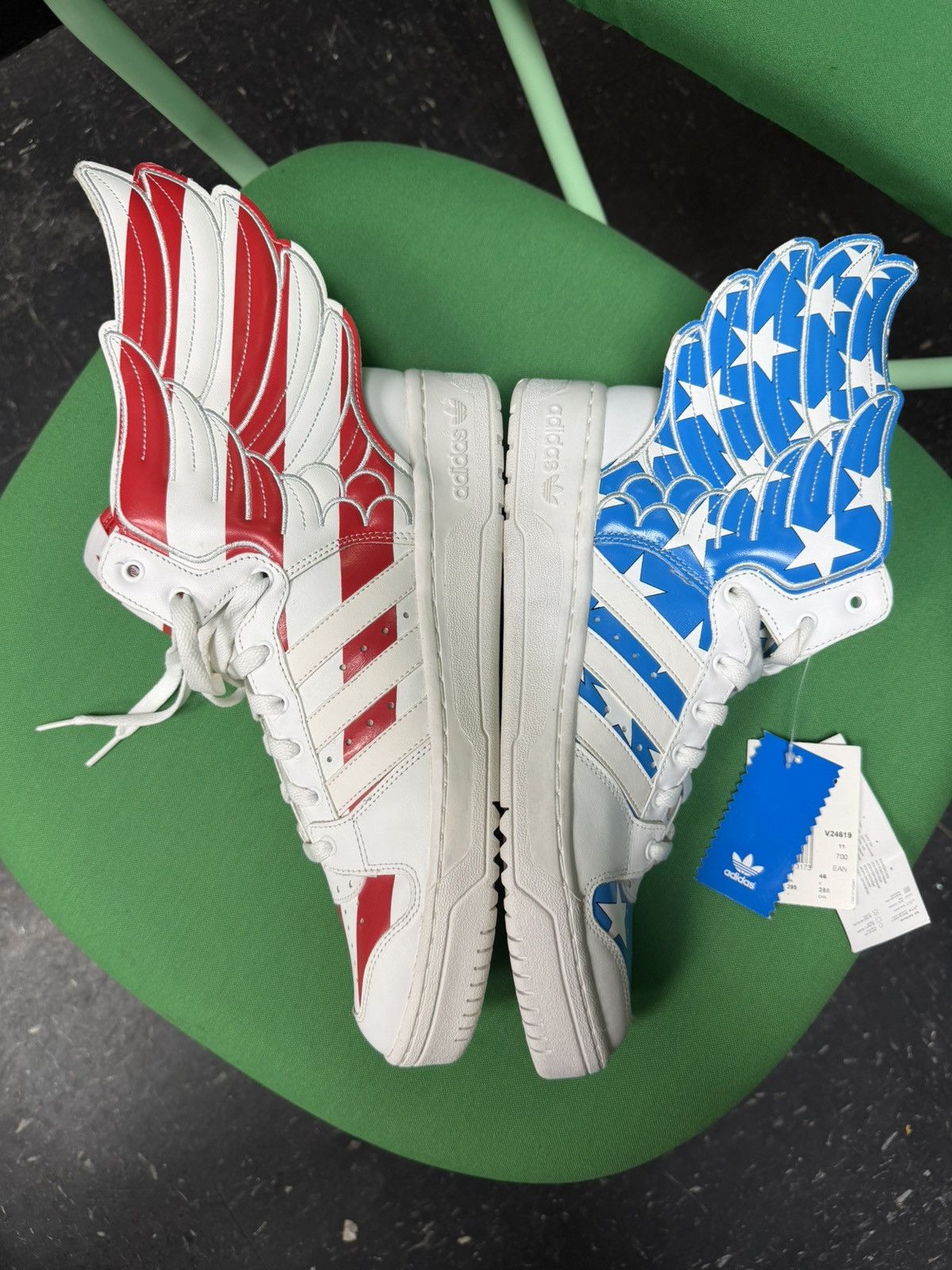 Adidas × Jeremy Scott Adidas Jeremy Scott Wings 2.0 Stars and Stripes Size US 11.5 / EU 44-45 - 2 Thumbnail