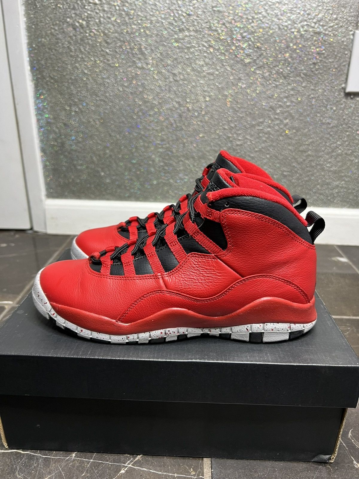 Jordan Brand Jordan Bulls Over Broadway 10s GS 7Y Worn Twice! Size US 7 / EU 40 - 4 Thumbnail