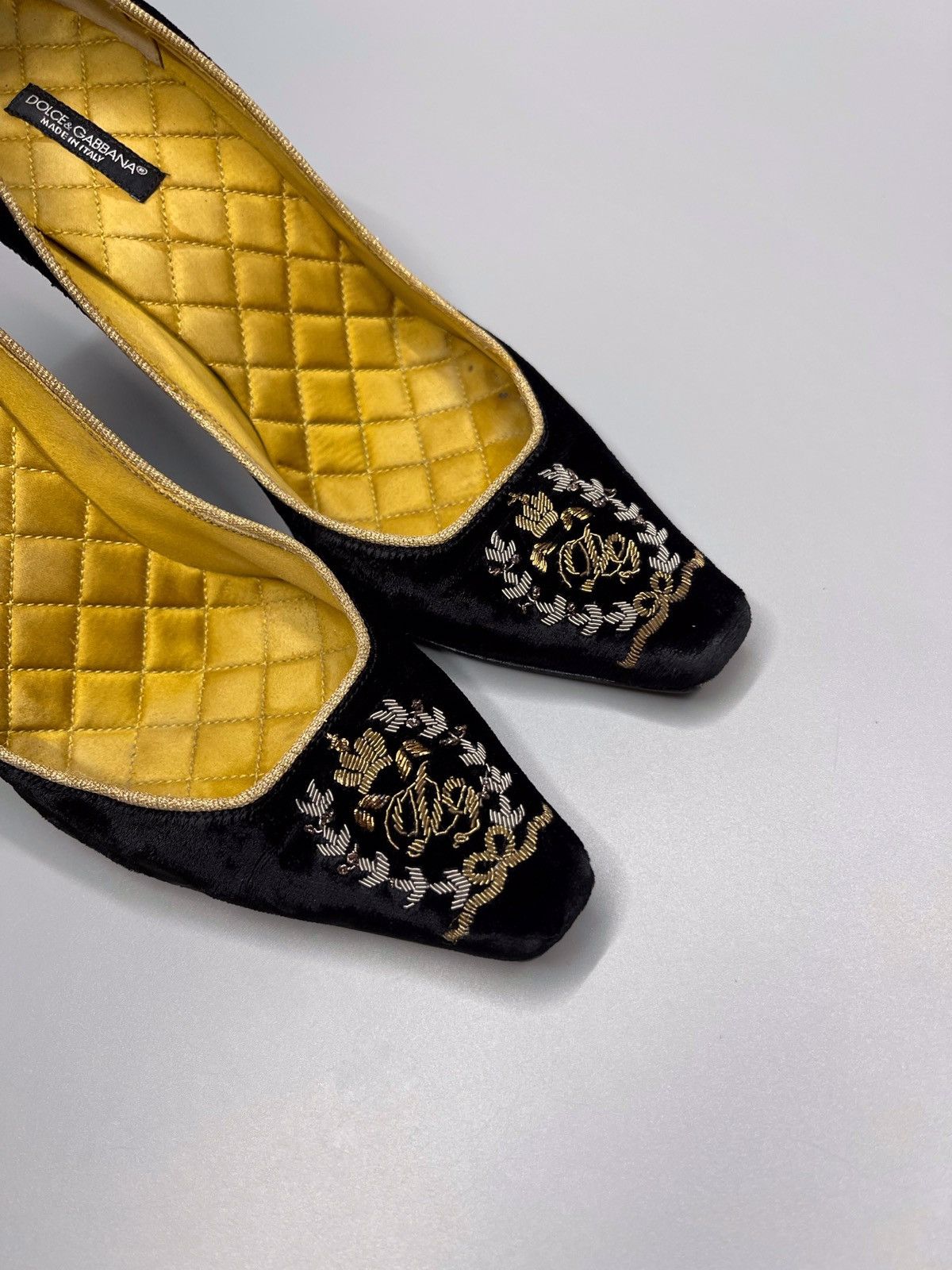 Rare Dolce Gabbana Velour Heels