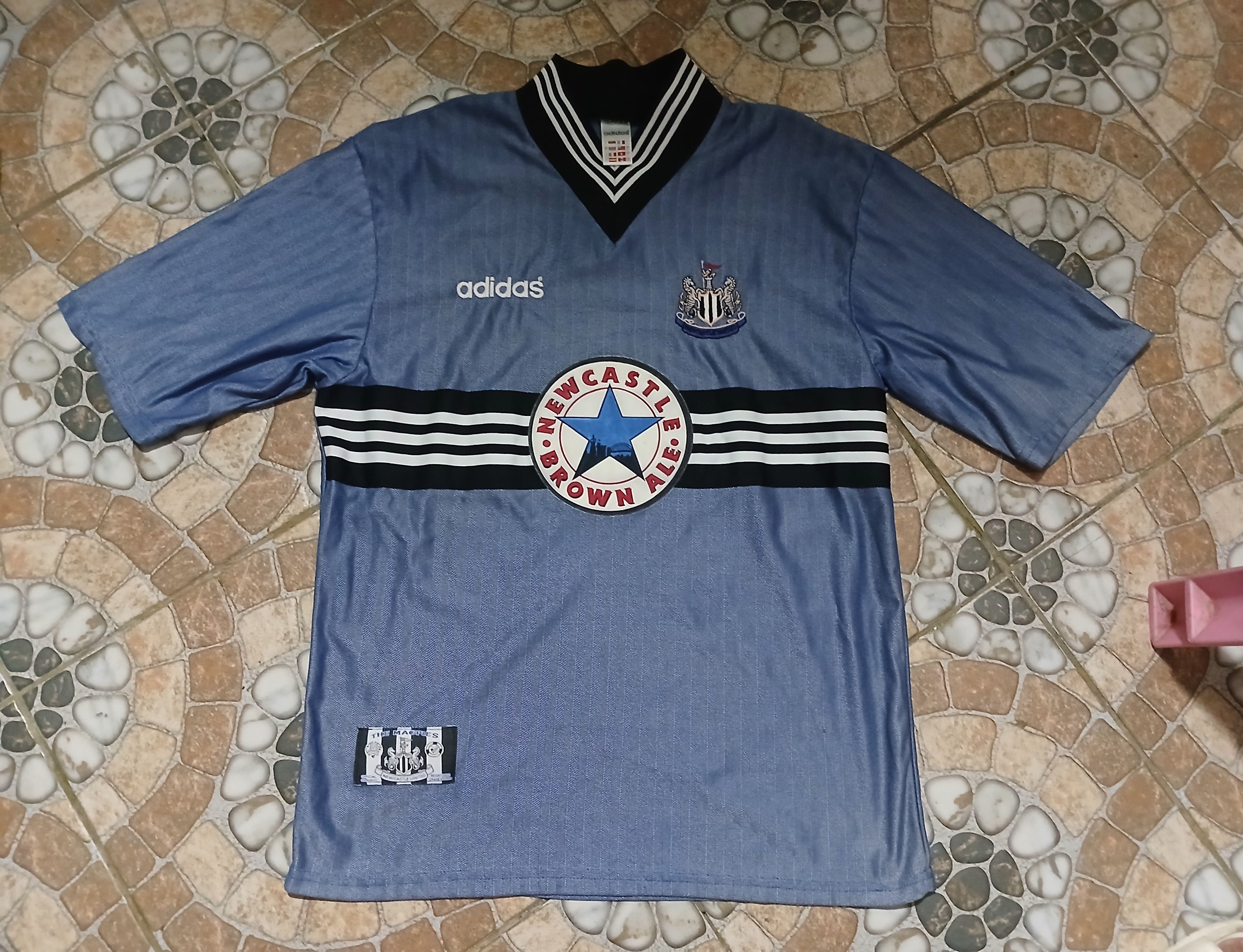 Jeremy Scott NEW CASTLE ADIDAS 96-97 JERSEY Size US L / EU 52-54 / 3 - 1 Thumbnail