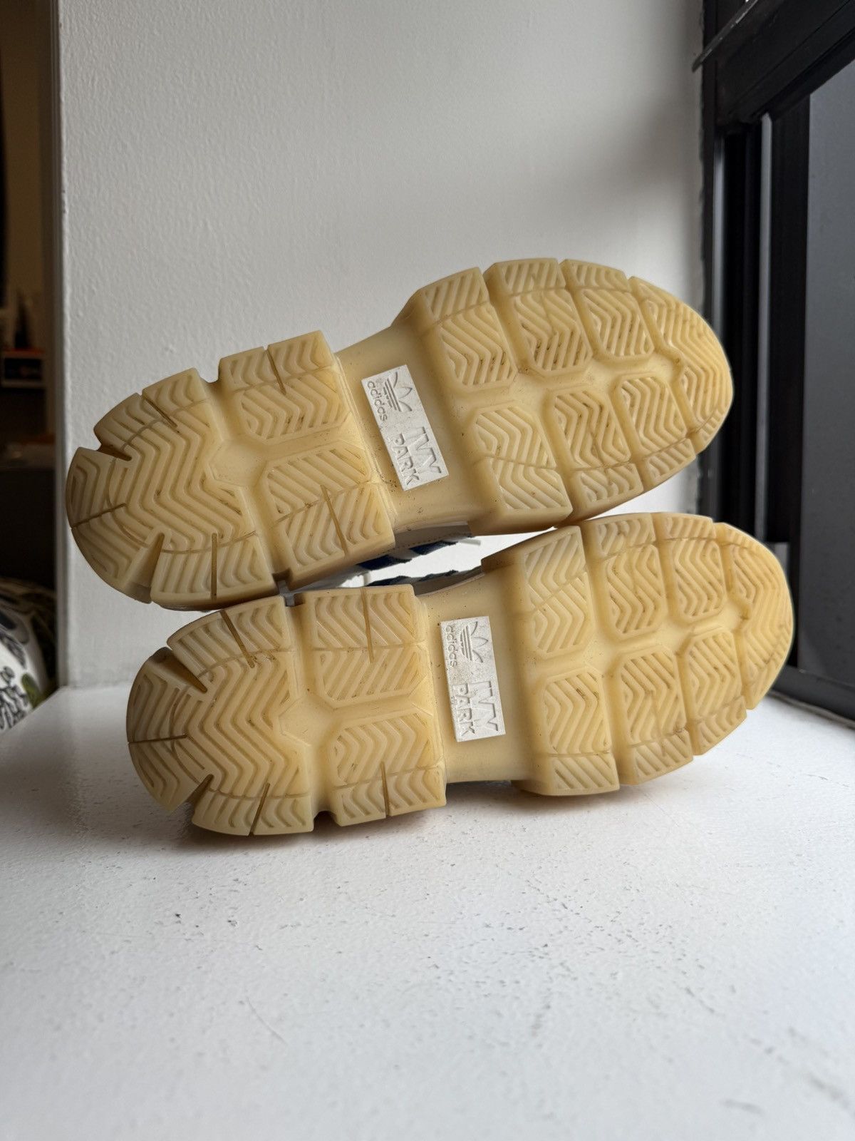 Adidas × Ivy Park Ivy Park x Adidas Super Sleek Chunky Sneaker Size US 9.5 / EU 42-43 - 6 Thumbnail