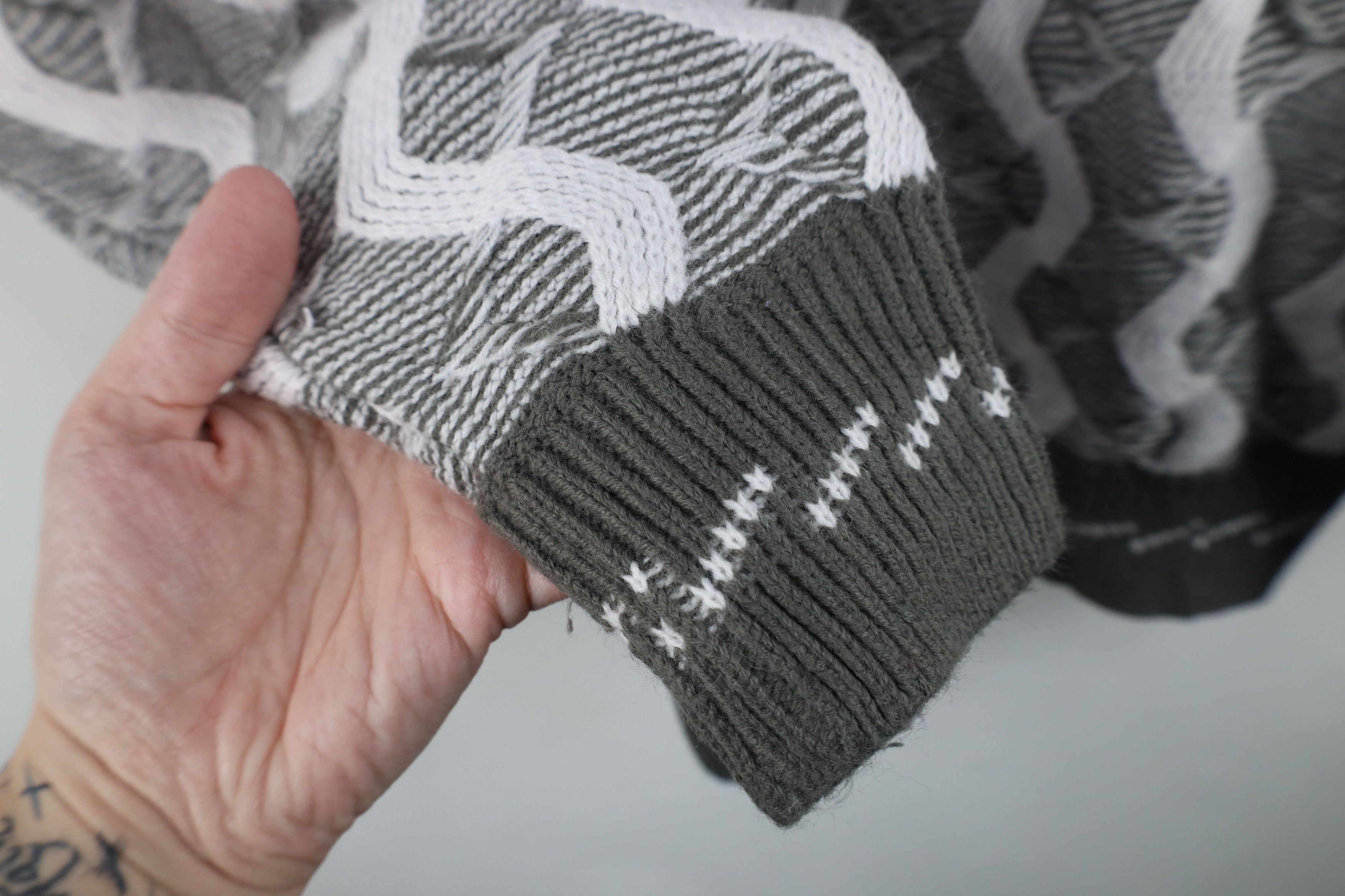 Vintage Vintage 90s Streetwear Wavy Ribbed Knit Sweater Gray Acrylic Size US S / EU 44-46 / 1 - 5 Thumbnail
