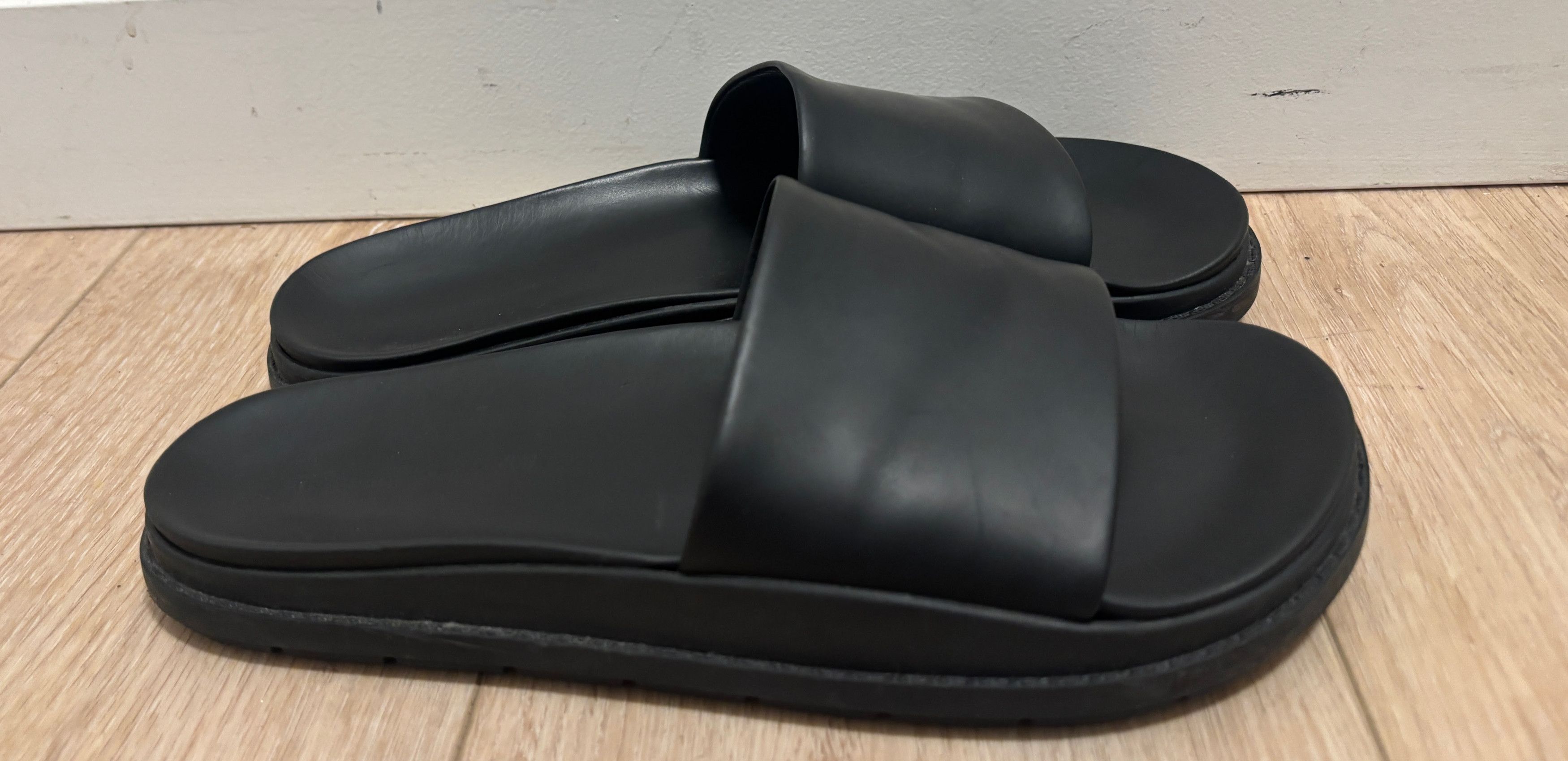 Alexander McQueen Alexander Wang x H&M Black Leather Slides - 10 Size US 10 / EU 43 - 7 Thumbnail