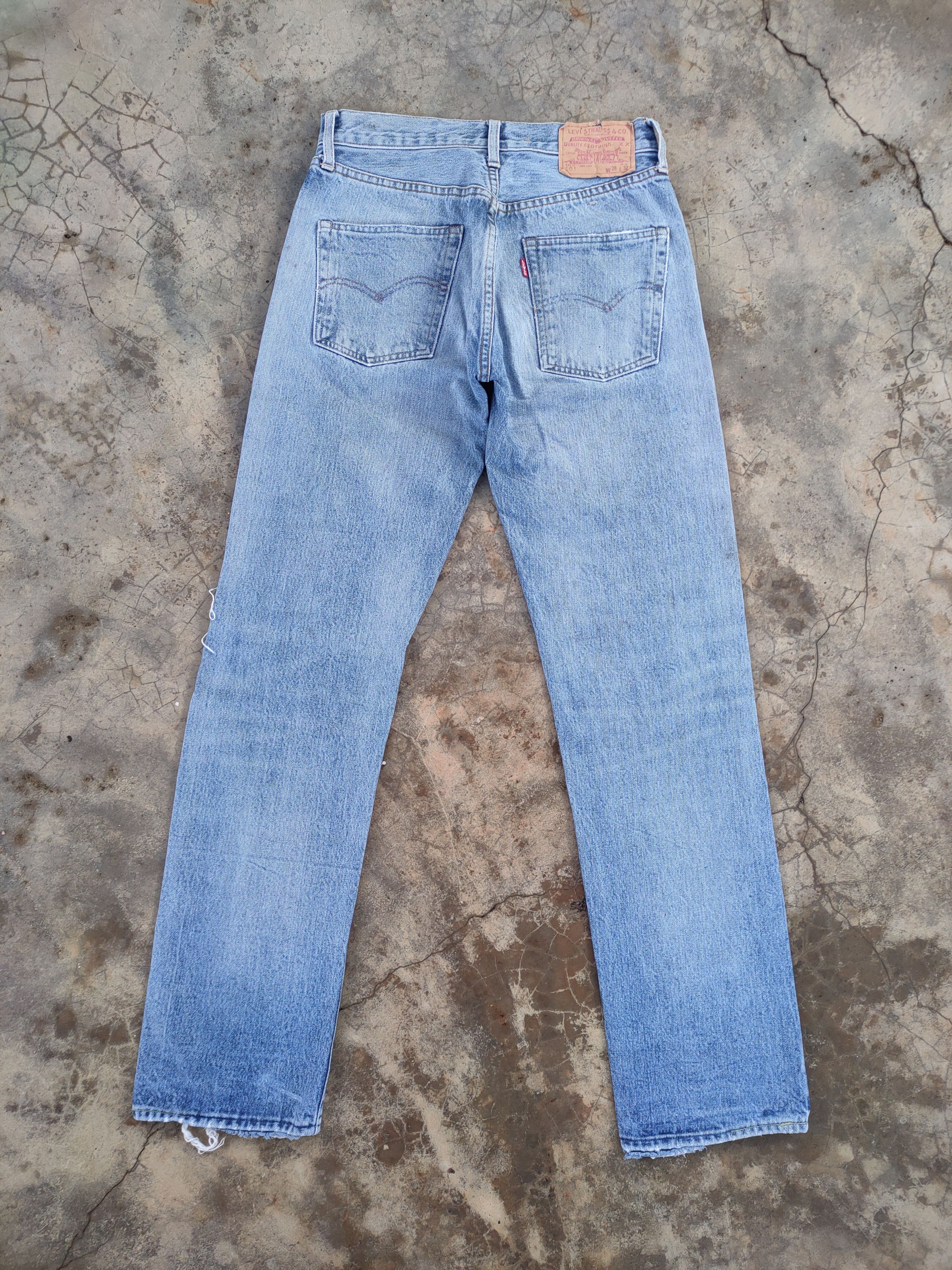 Levi's Vintage Clothing VINTAGE LEVI'S 501 BIG E SELVAGE DISTRESSED JEANS PANTS Size US 28 / EU 44 - 12 Thumbnail