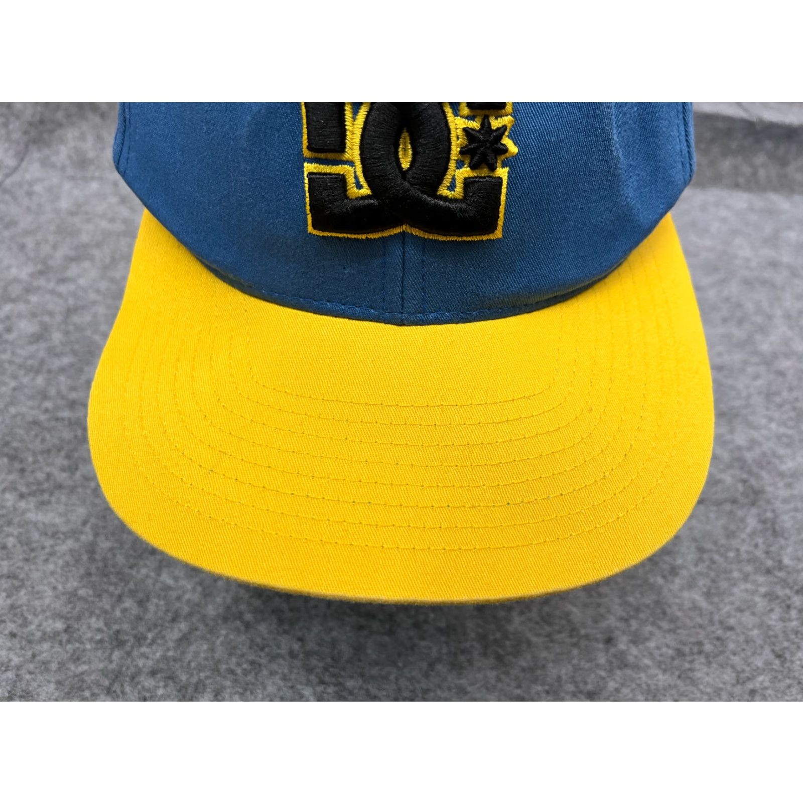 Vintage VINTAGE DC Shoes Snapback Hat Cap Adult 7 1/8 Blue Cotton Skate 90s Mens Size ONE SIZE - 3 Thumbnail