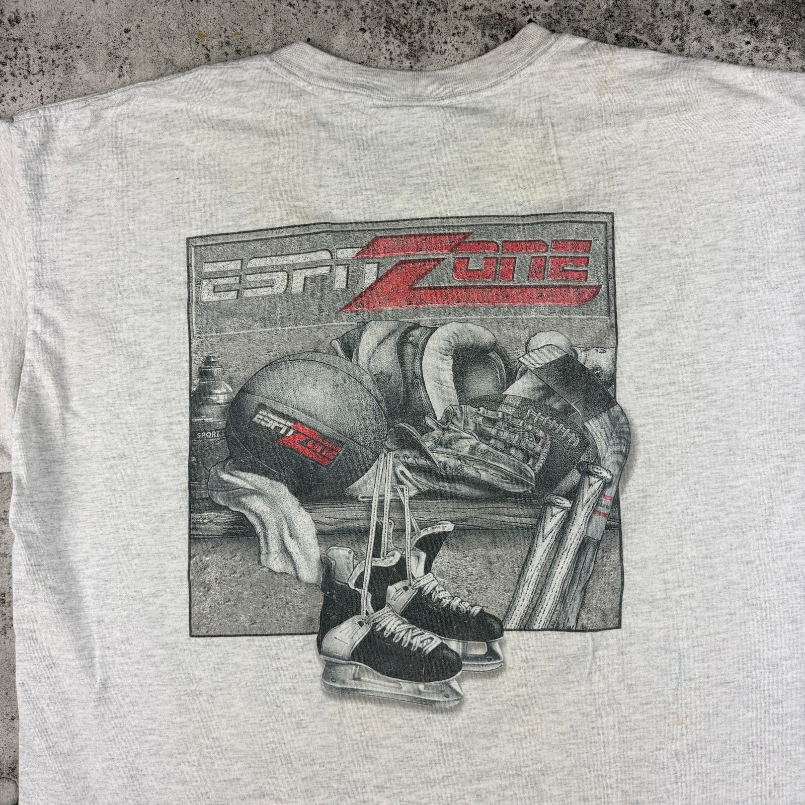 Vintage Vintage ESPN The Zone Shirt Y2K Sportswear Size XL boxy fit Size US XL / EU 56 / 4 - 7 Thumbnail