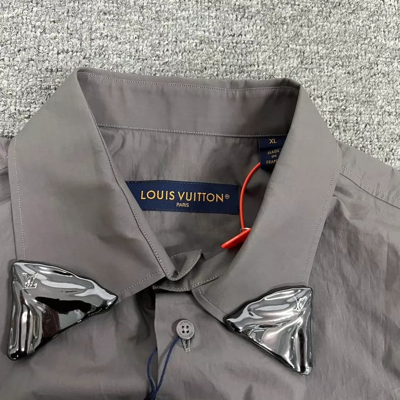 Louis Vuitton Louis Vuitton 23fw Show Long Sleeve Shirt with Metal Patchw Size US XL / EU 56 / 4 - 6 Thumbnail