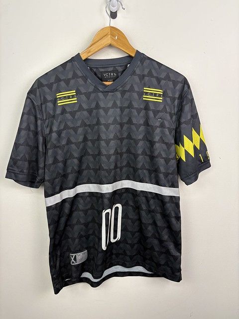 Vintage Vintage 00's Y2K VCTRY Soccer Jersey Pullover T-Shirt Size M Size US M / EU 48-50 / 2 - 1 Thumbnail