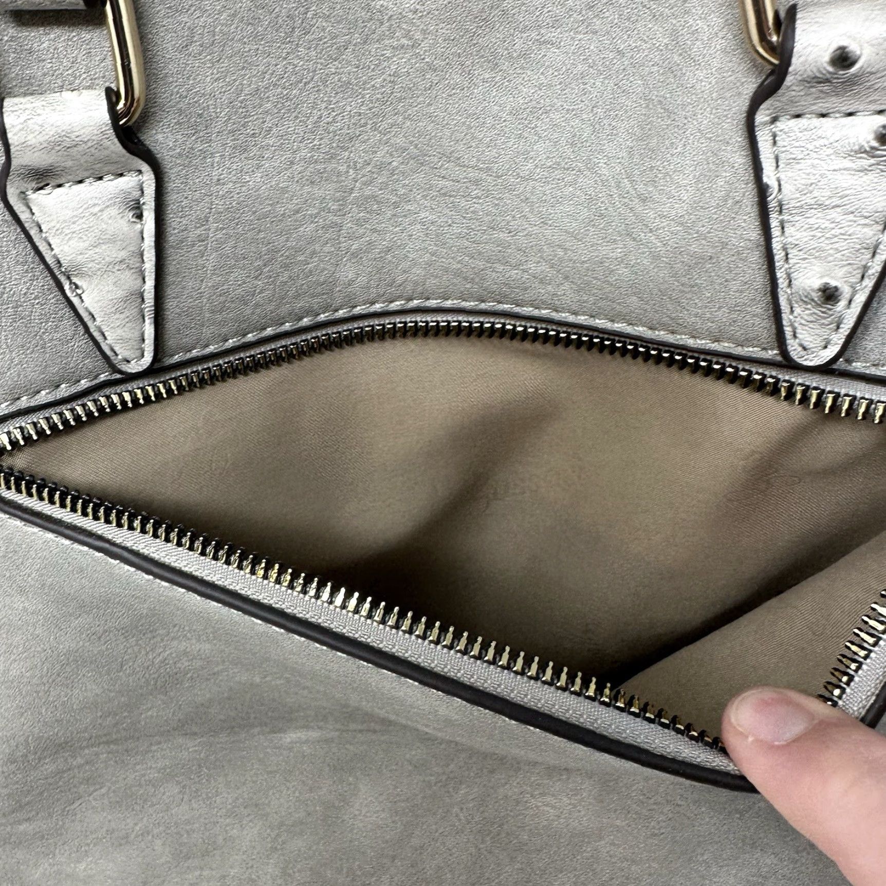 Vintage Gussaci Shoulder Bag Womens Gray Leather Ostrich Trim Crossbody Strap Classic Large Size ONE SIZE - 5 Thumbnail