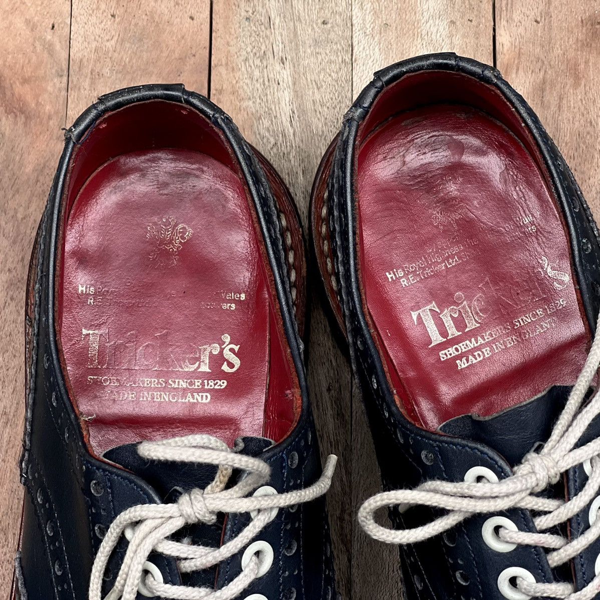 Tricker's TRICKER'S "BOURTON" NAVY BROGUE SHOES Size US 7 / EU 40 - 7 Thumbnail