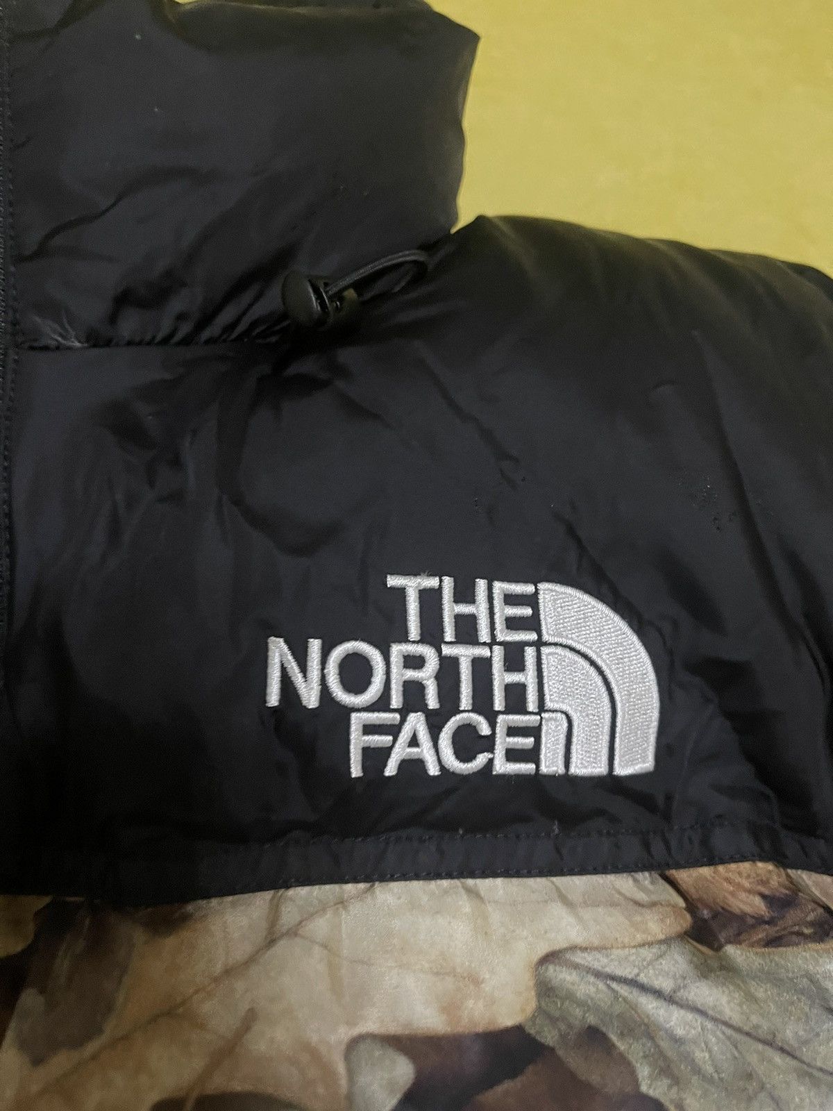 Supreme × The North Face Supreme tnf the north face leaves nuptse Jacket Size US M / EU 48-50 / 2 - 4 Thumbnail