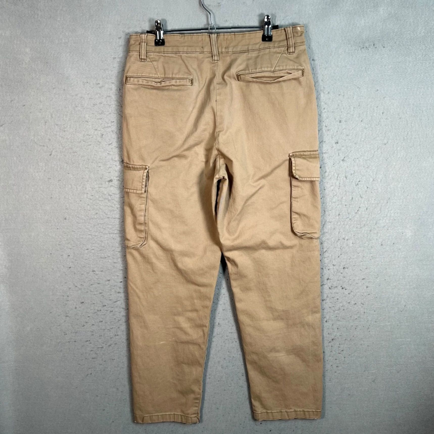 Asos ASOS Design Mens 30 Beige Tapered Leg Cargo Pants Cotton Blend Cargo Pocket, Flat Front, Regular, Cotton, Mens, Pants Size US 30 / EU 46 - 2 Thumbnail