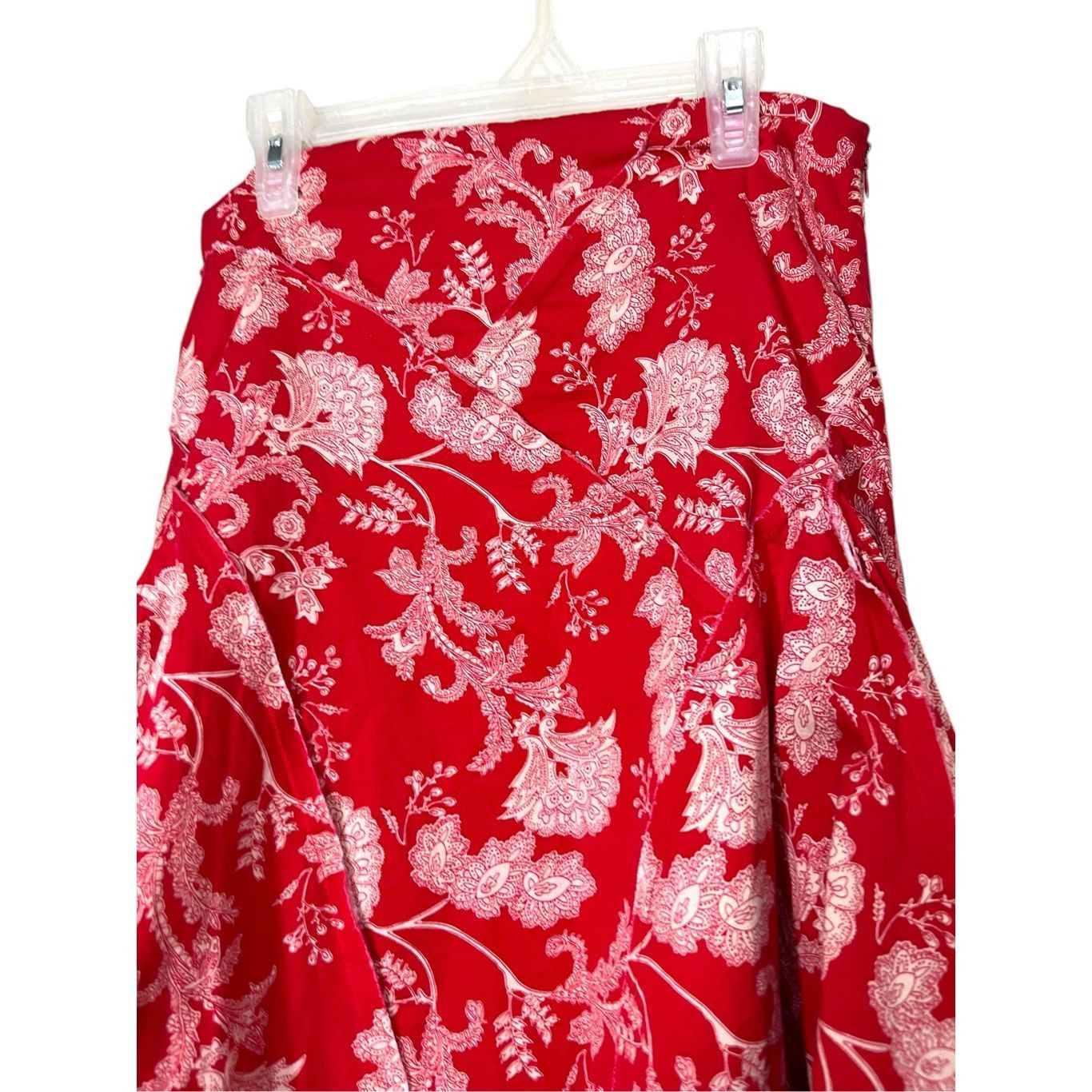 Forever 21 Forever 21 Y2K Red Floral Print Knee Length Skirt Size Small Size 29" - 2 Thumbnail