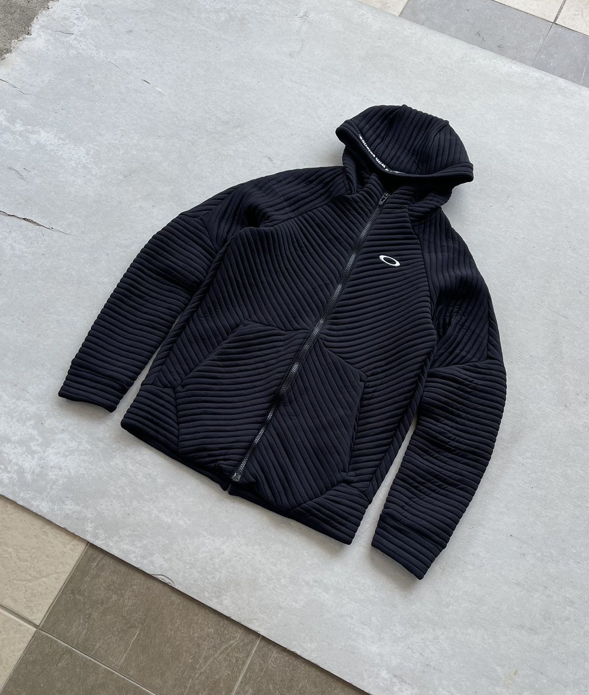 Oakley F/W 2019 OAKLEY MEN'S RIBBED/QUILTED SEAMLESS HOODED JACKET Size US S / EU 44-46 / 1 - 9 Thumbnail