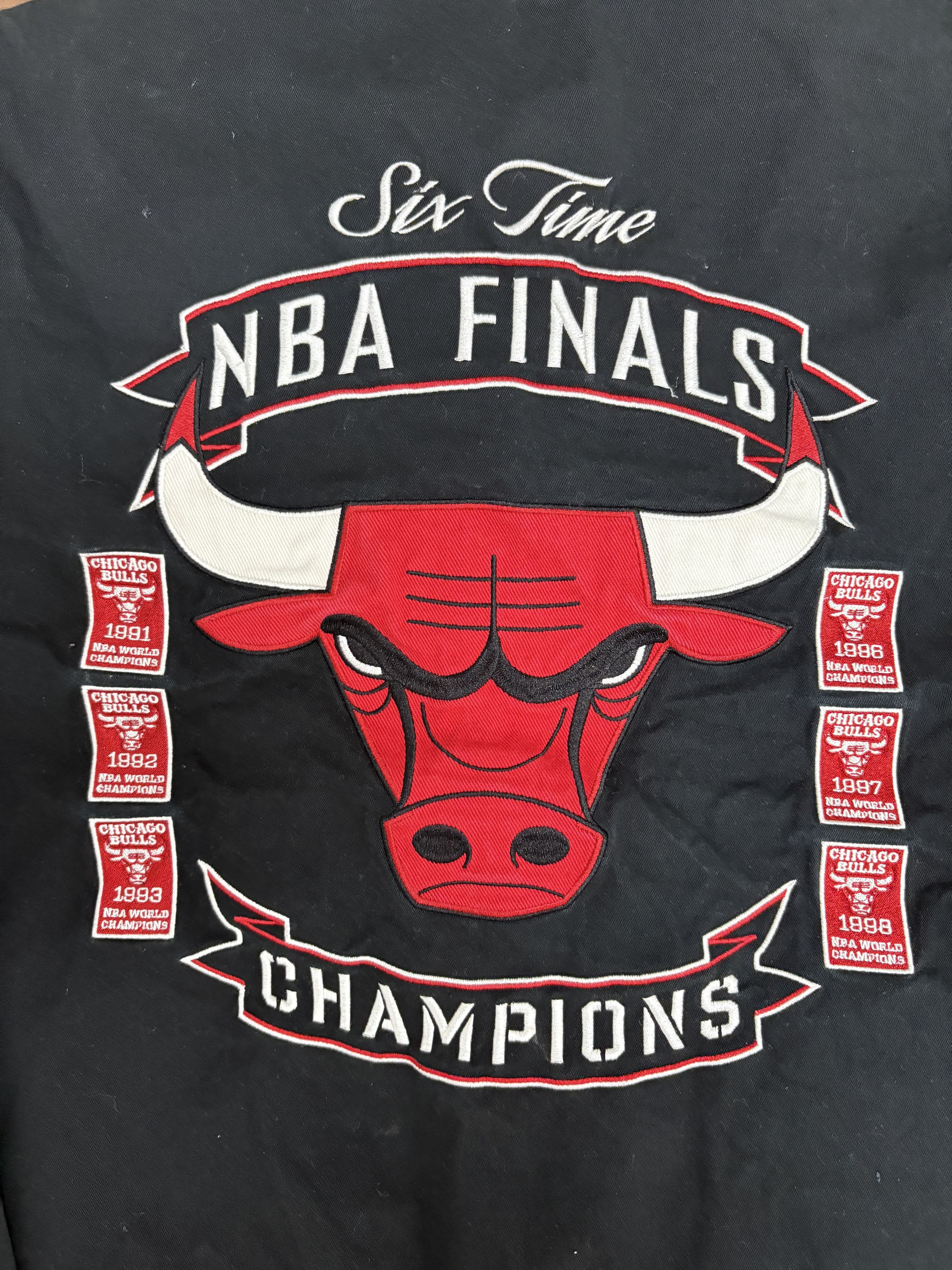 Vintage Chicago Bulls Champions Vintage Reversible Black Jacket Size US XL / EU 56 / 4 - 4 Thumbnail