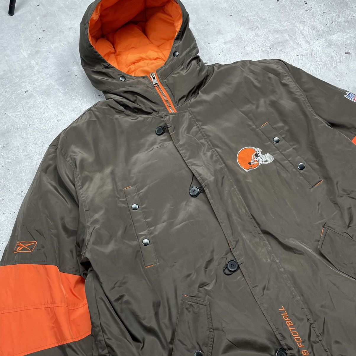 NHL × Vintage Vintage Reebok 90s Cleveland Football Quilted Hooded Jacket Size US XL / EU 56 / 4 - 3 Thumbnail