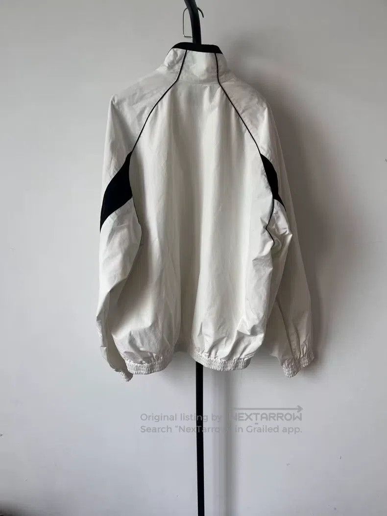 Balenciaga Balenciaga Logo Letter Printed Contrast Collar Sun Protect Size US S / EU 44-46 / 1 - 2 Thumbnail