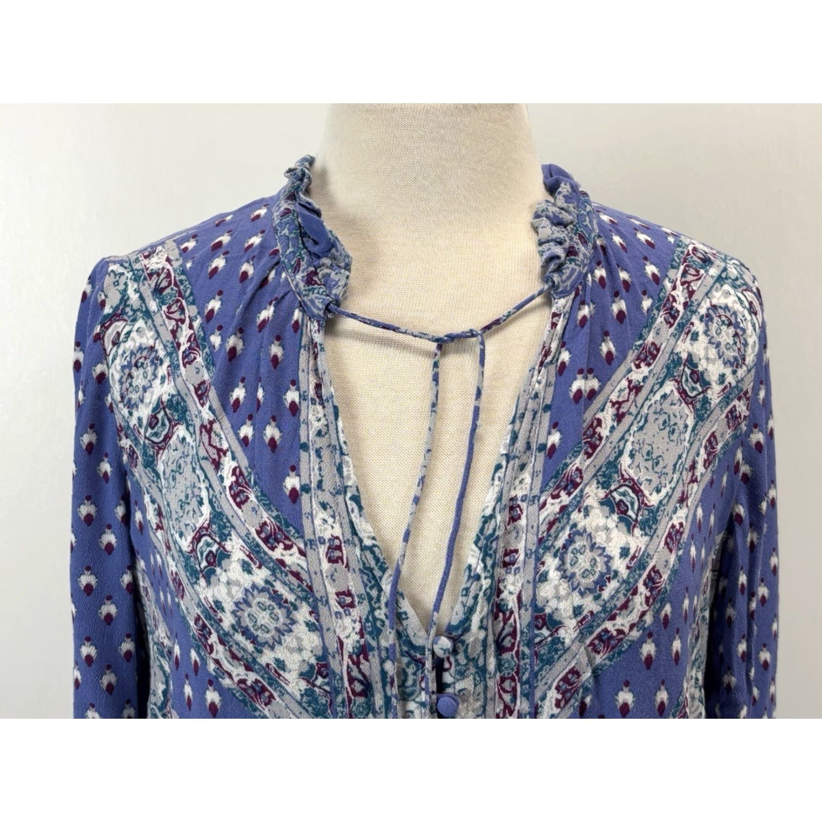 Free People VINTAGE Free People Tunic Blouse Womens Small Bohemian Peasant Long Sleeve Bell Sleeves Rayon Blue 90s Casual Size S / US 4 / IT 40 - 5 Thumbnail