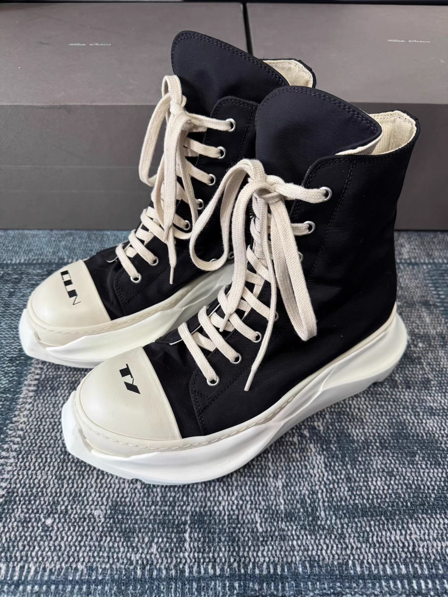 Rick Owens Rick Owens DRKSHDW Tank Sole Converse Style Sneakers Size US 7 / EU 40 - 1 Thumbnail