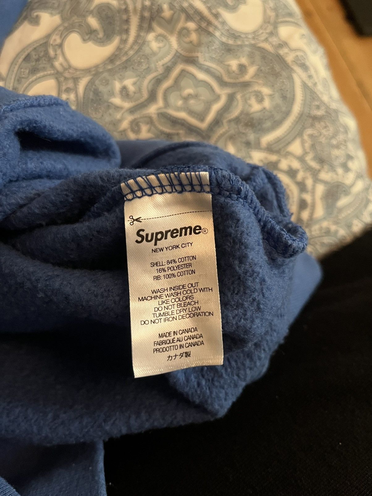 Supreme Supreme small box crewneck (paris shop exclusive) Size US L / EU 52-54 / 3 - 3 Thumbnail