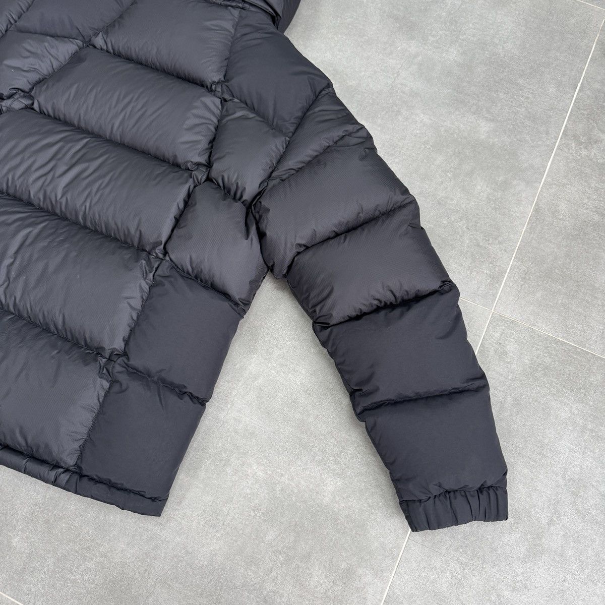 Montbell Montbell Down Jacket Waterproof Windstopper Size 115/XL/XXL Size US XL / EU 56 / 4 - 24 Thumbnail