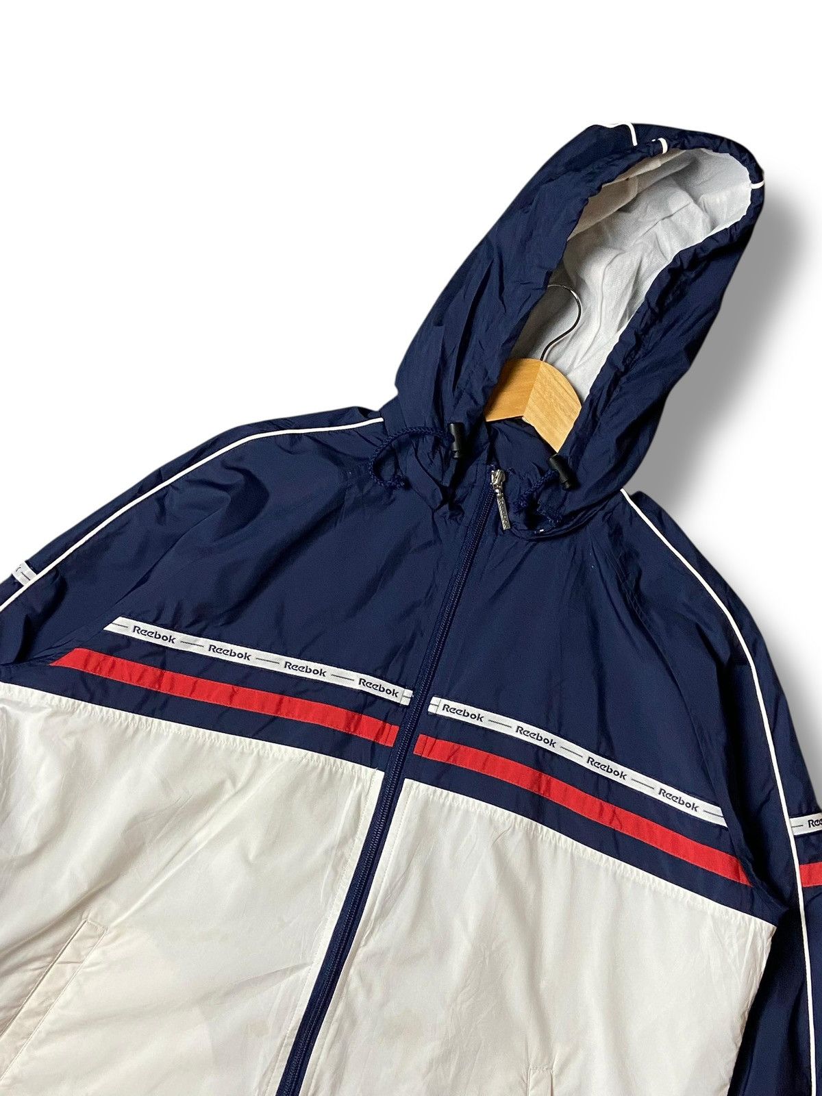 Japanese Brand × Reebok × Vintage REEBOK Brand Lightweight Zipped Windbreaker (122) Size US M / EU 48-50 / 2 - 7 Thumbnail