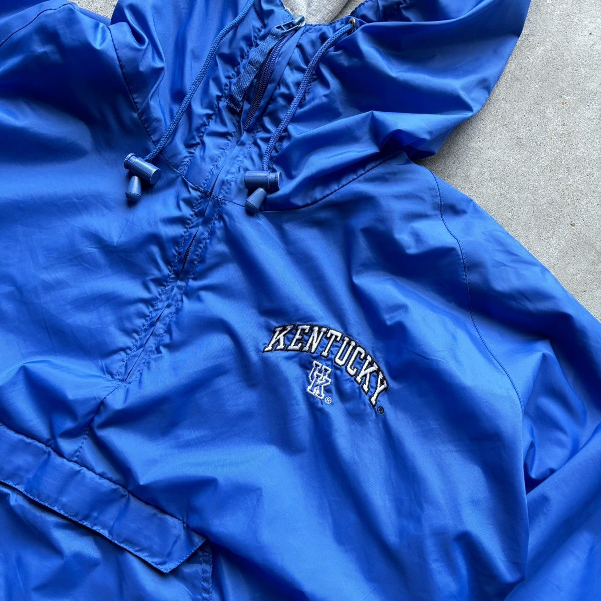 Vintage vintage Y2K UNIVERSITY OF KENTUCKY UK Nylon 1/2 Zip jacket Size US L / EU 52-54 / 3 - 9 Thumbnail