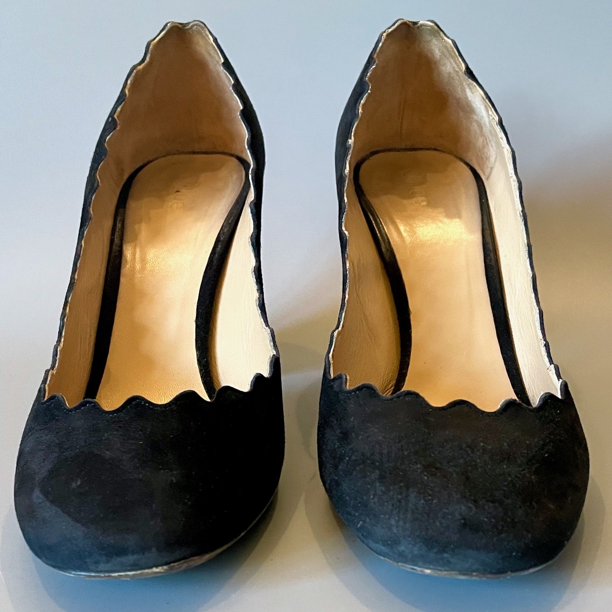 Chloe Chloe Lauren scalloped 3.5" high block heel suede pumps Size US 7.5 / IT 37.5 - 2 Thumbnail
