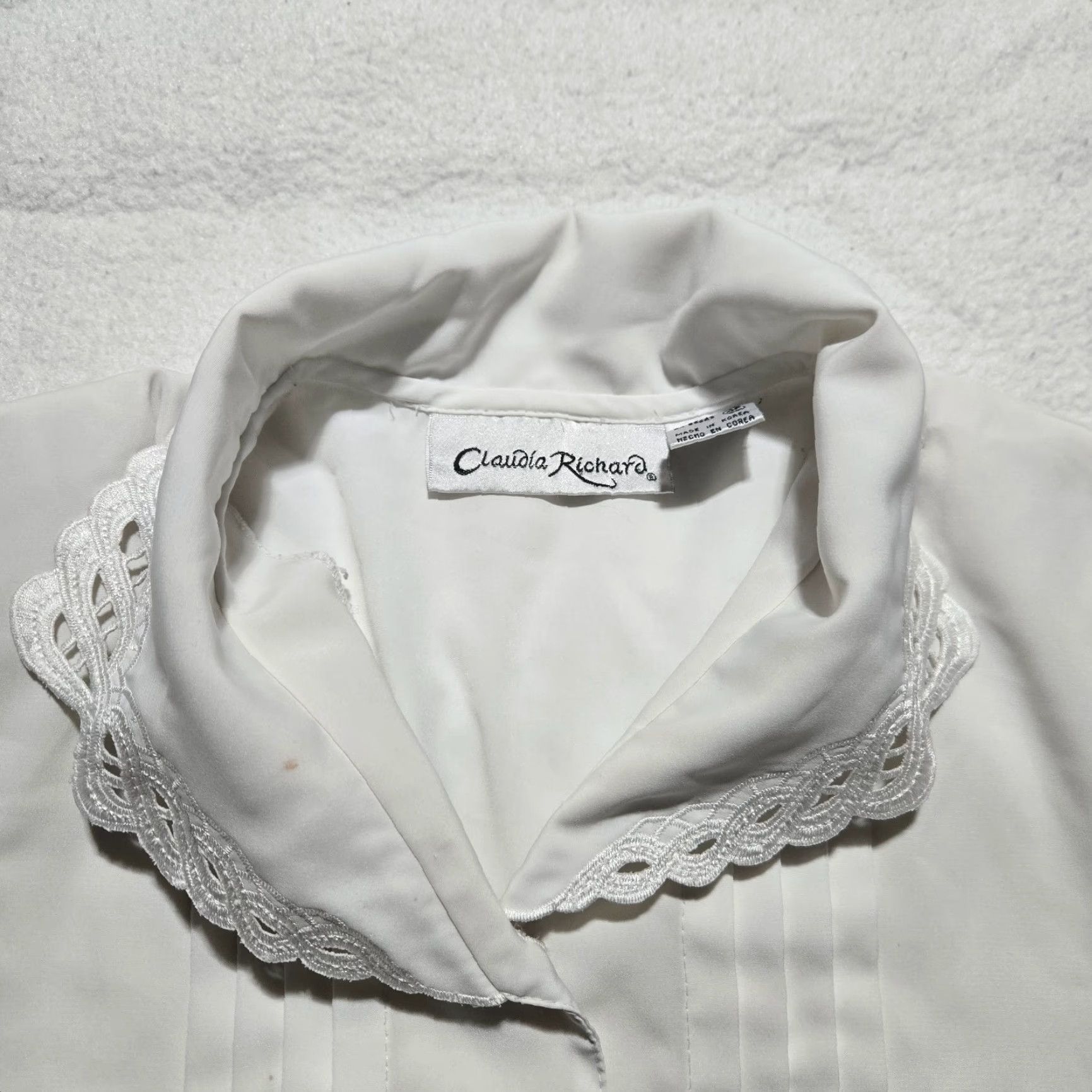Vintage VINTAGE Claudia Richard Shirt Adult Women Size 4P White Polyester Embroidered Button-Up Short Sleeve 90s Womens Size 27" / US 4 / IT 40 - 2 Thumbnail