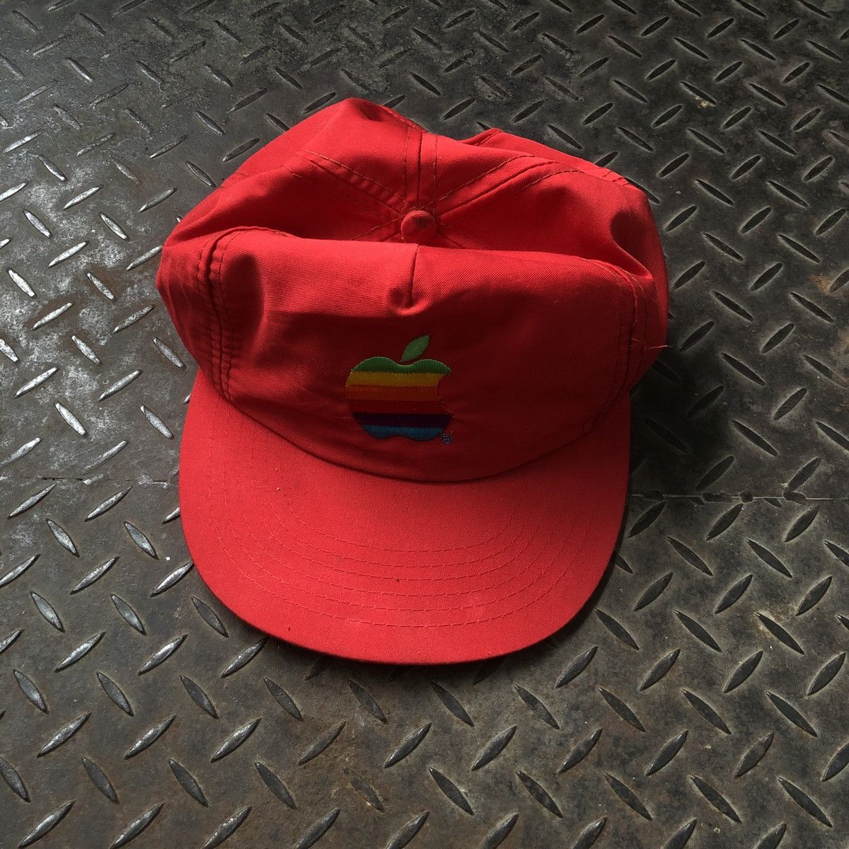 Apple Vintage Apple Har Mac Macintosh Computer Red Snapback Hat Size ONE SIZE - 1 Thumbnail