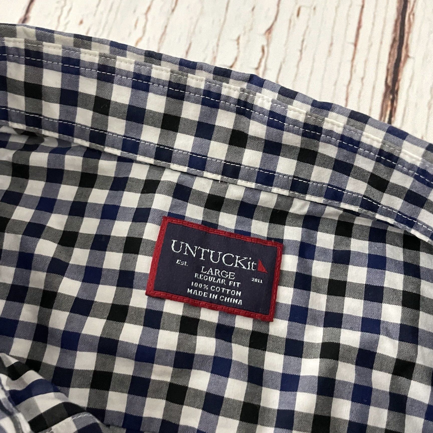 UNTUCKit UNTUCKit Plaid Shirt Men's Large Blue White Long Sleeve Button-Up Regular Fit Size US L / EU 52-54 / 3 - 2 Thumbnail
