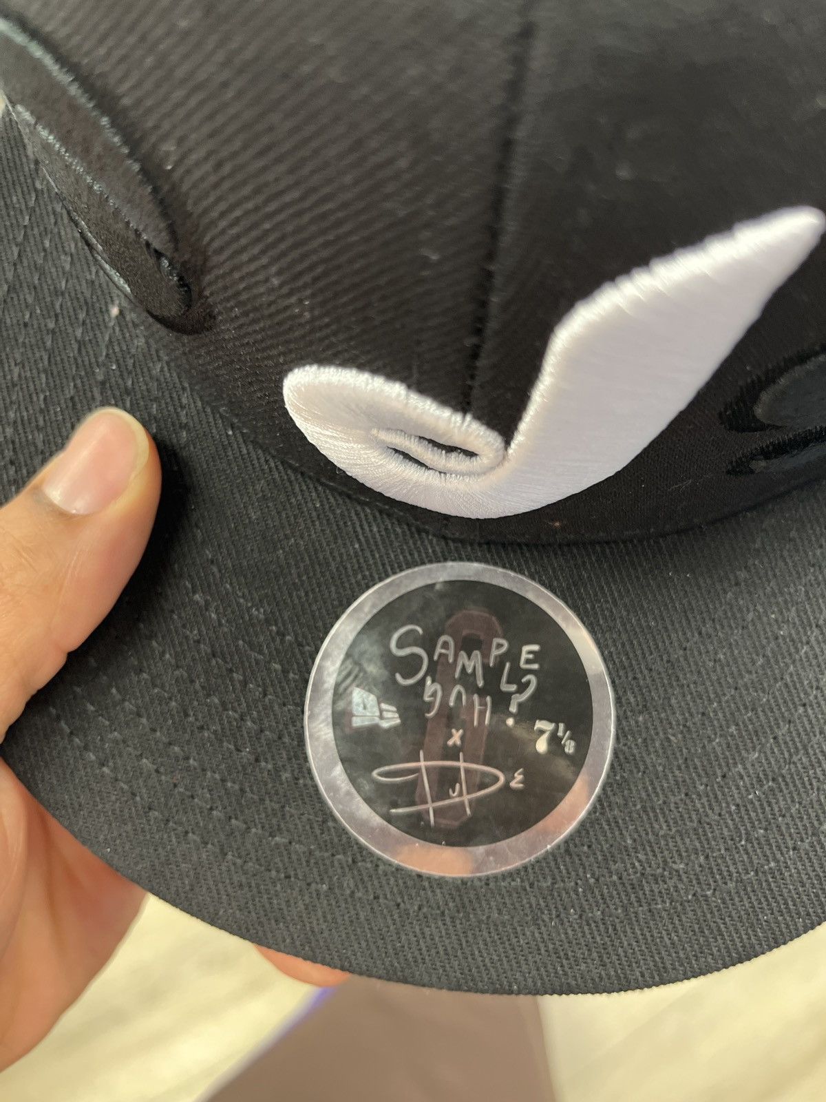 Other Sample Hugs Dude Era Glausangeles Fitted size 7 1/8 Size ONE SIZE - 8 Thumbnail