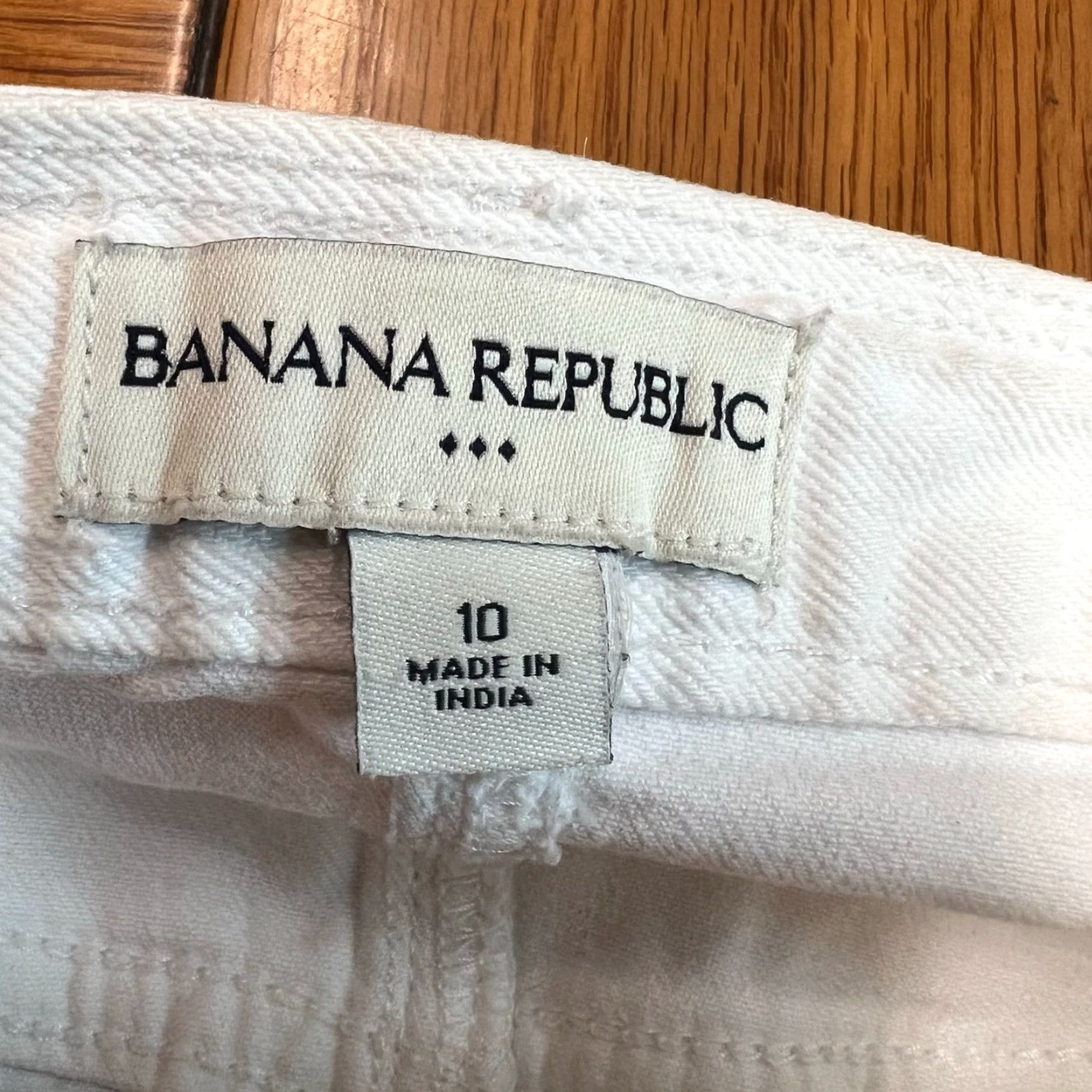 Banana Republic Banana Republic Denim Mini Skirt Womens 10 White 33W - Mini Skirt Women's 10 White Denim Cotton Blend Spandex Vintage? No. 80s 90s Theme (Sorted) Size 32" / US 10 / IT 46 - 5 Thumbnail