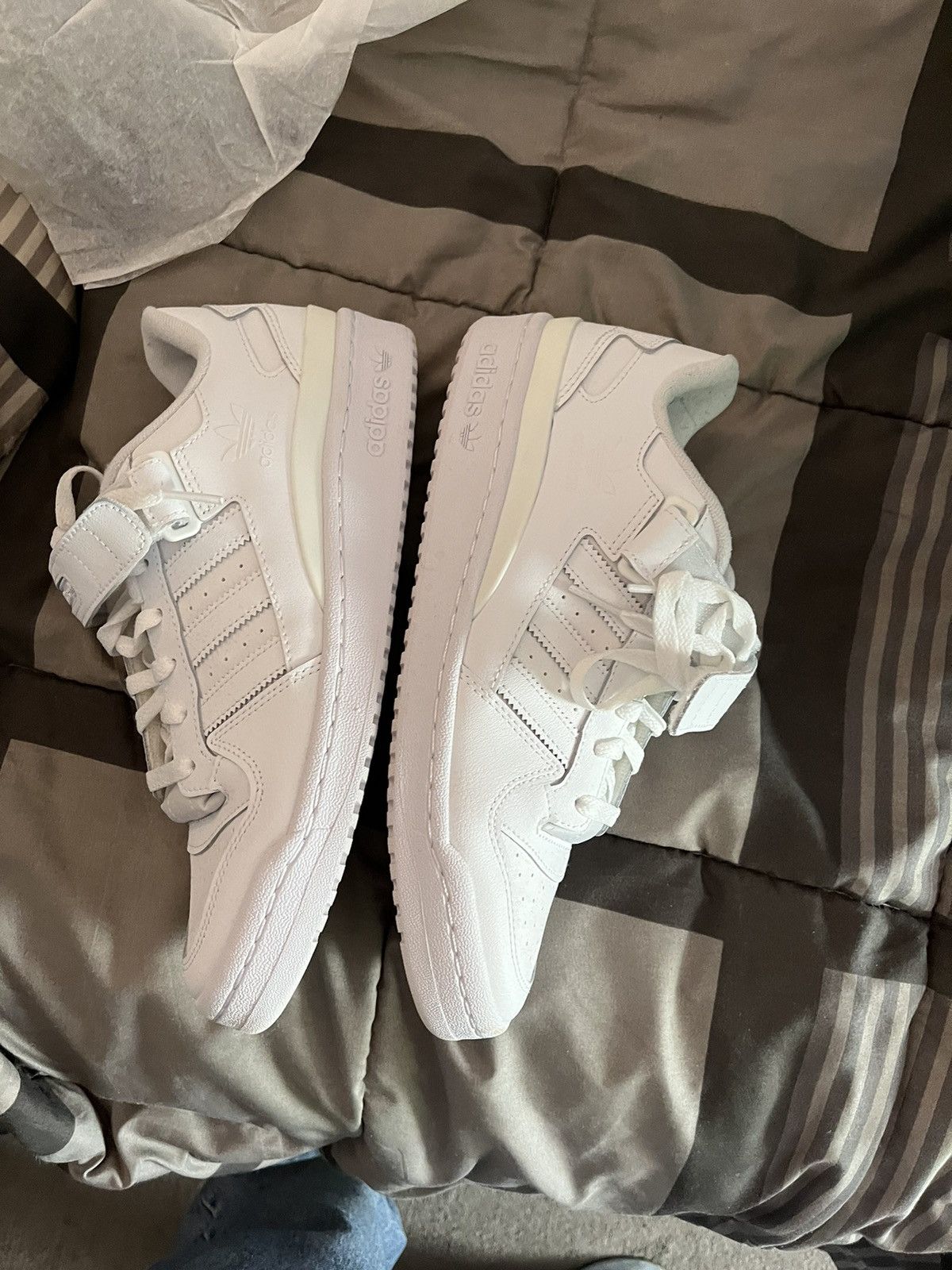 Adidas Adidas Low top skate shoe Size US 8.5 / EU 41-42 - 3 Thumbnail