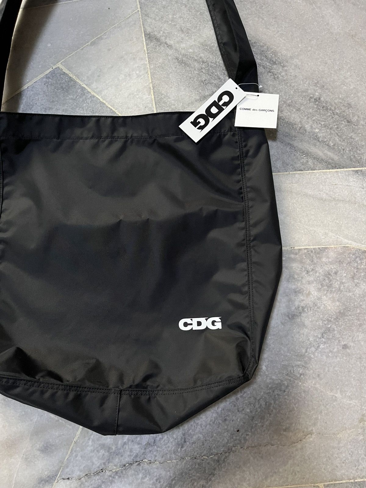 COMME des GARÇONS 25awNYLON SHOULDER BAG Comme des Garcons CDG nylon Shoulder Bag Japan